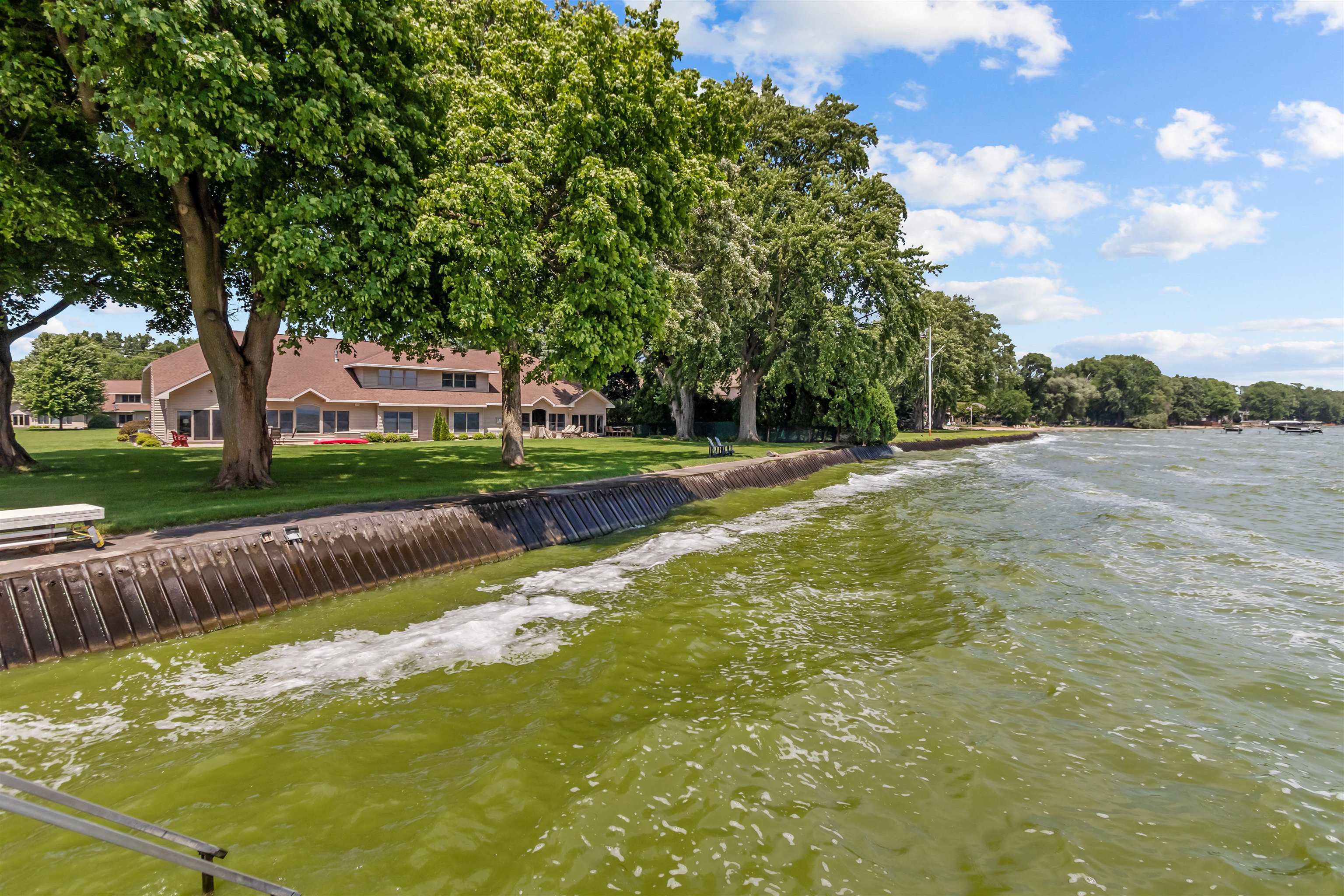 Menasha, Wisconsin, 54952, United States, 3 Bedrooms Bedrooms, ,3 BathroomsBathrooms,Residential,For Sale,1904355