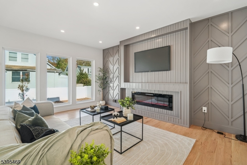 New Providence Boro, New Jersey, 07974, United States, 6 Bedrooms Bedrooms, ,6 BathroomsBathrooms,Residential,For Sale,2001991