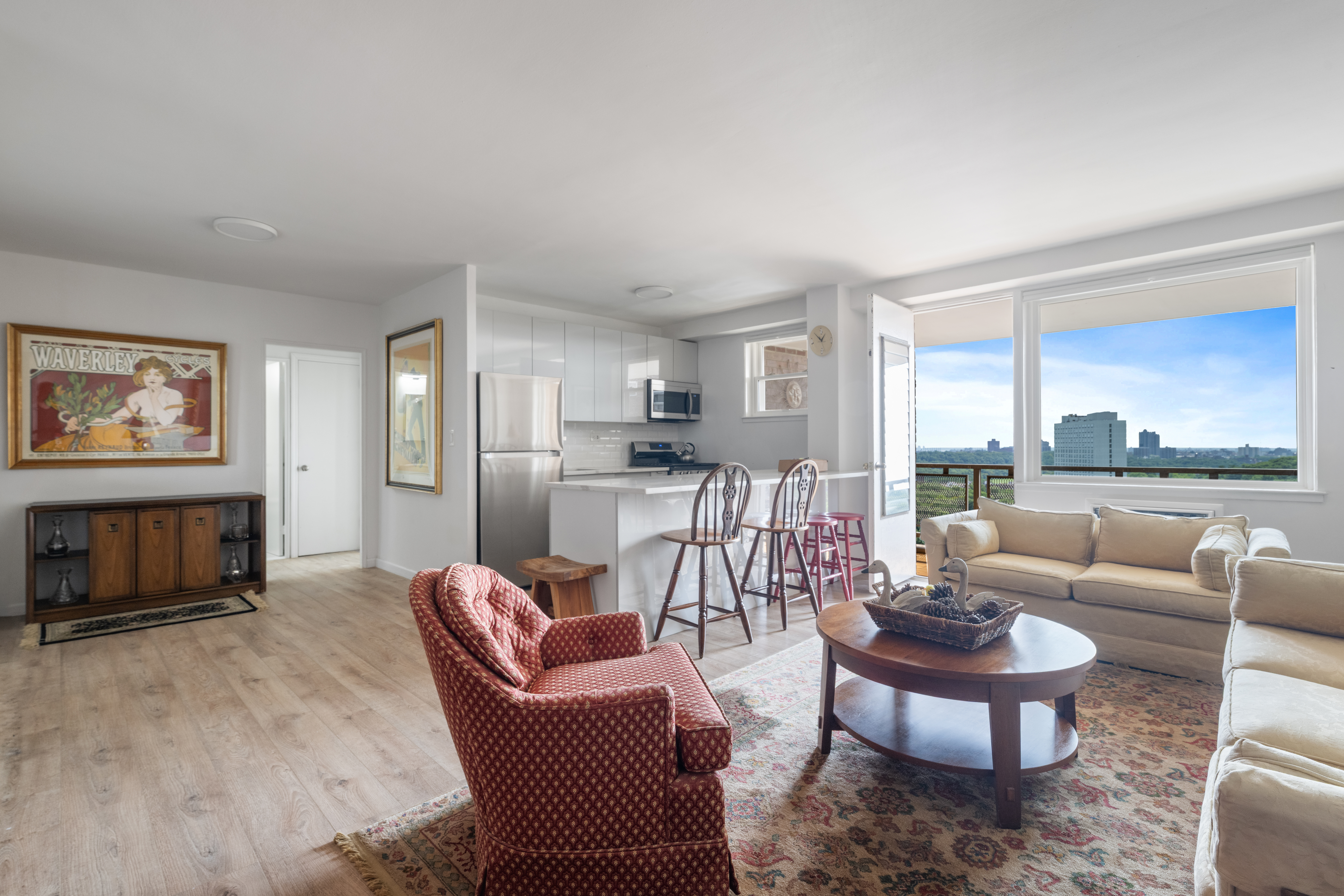  5700 Arlington Avenue - 物件實景