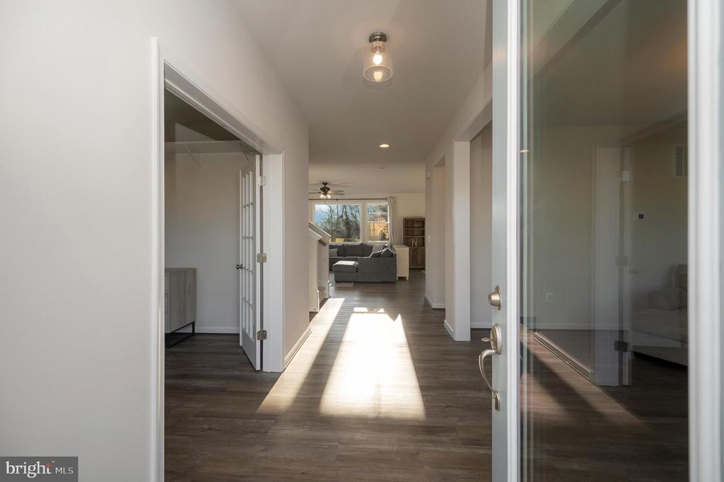 Fredericksburg, Virginia, 22406, United States, 4 Bedrooms Bedrooms, ,5 BathroomsBathrooms,Residential,For Sale,2002501