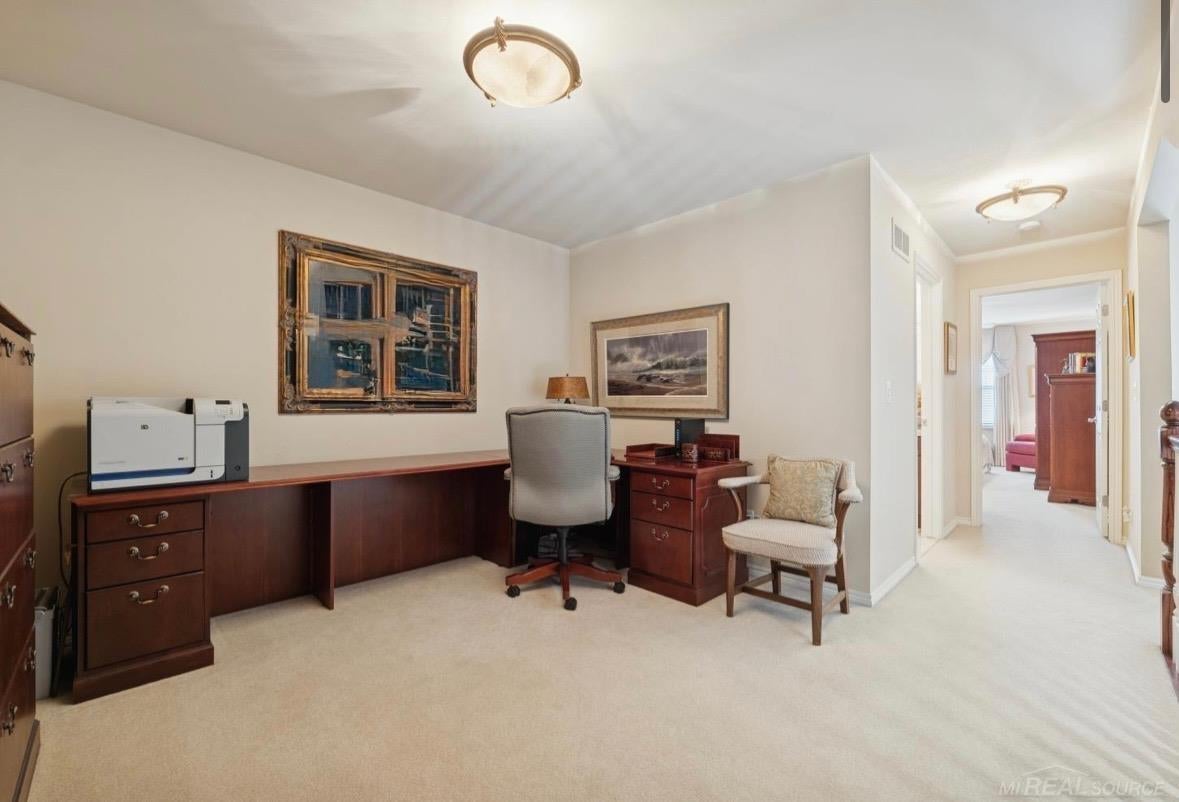 Oakland Twp, Michigan, 48306, United States, 2 Bedrooms Bedrooms, ,4 BathroomsBathrooms,Residential,For Sale,1984320