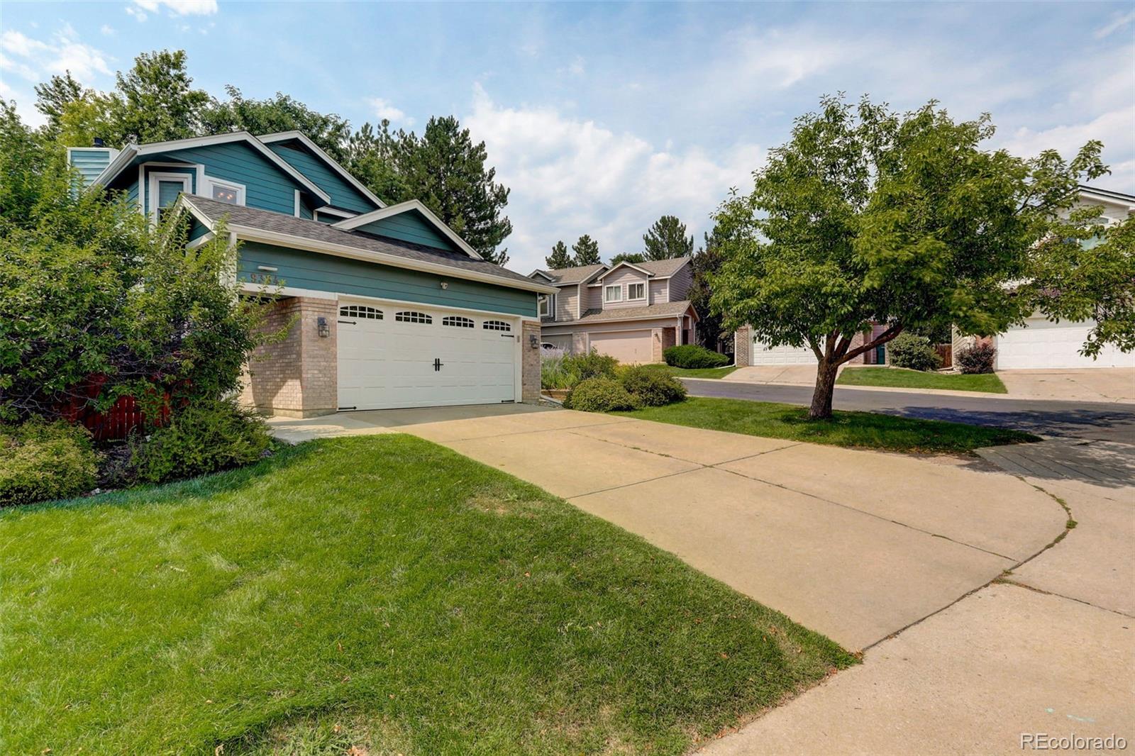 Littleton, Colorado, 80123, United States, 3 Bedrooms Bedrooms, ,3 BathroomsBathrooms,Residential,For Sale,1918351