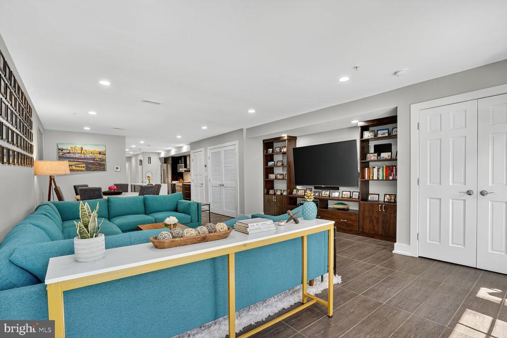 Washington, District of Columbia, 20010, United States, 2 Bedrooms Bedrooms, ,2 BathroomsBathrooms,Residential,For Sale,1975364