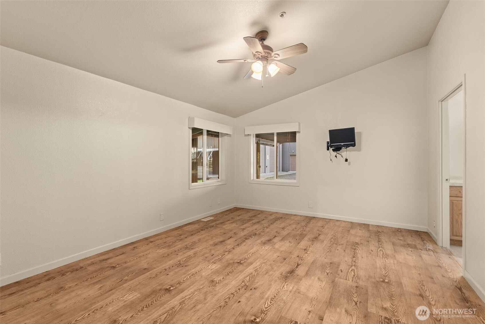 Chehalis, Washington, 98532, United States, 2 Bedrooms Bedrooms, ,1 BathroomBathrooms,Residential,For Sale,2002631