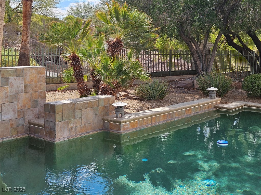 Henderson, Nevada, 89052, United States, 5 Bedrooms Bedrooms, ,4 BathroomsBathrooms,Residential,For Sale,1989374