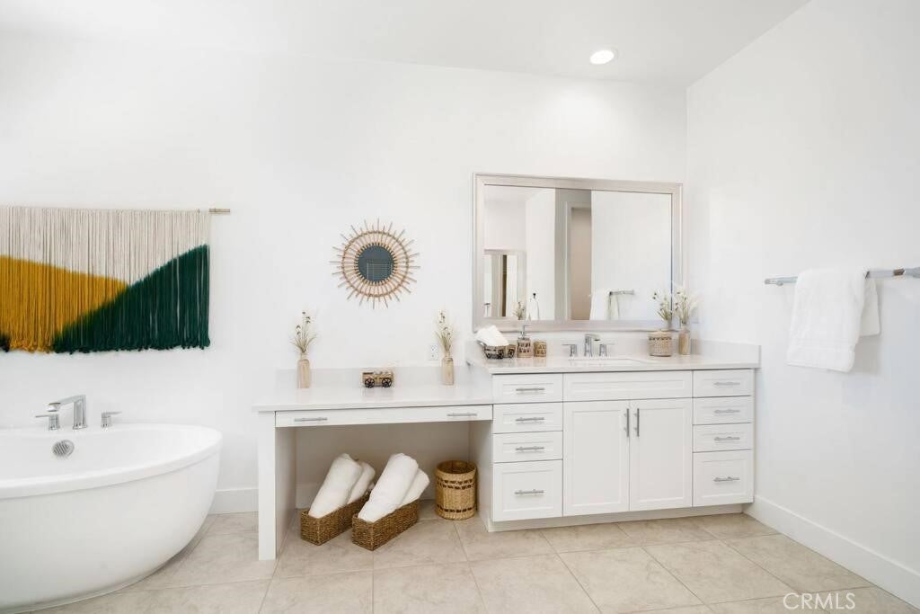 Indio, California, 92203, United States, 4 Bedrooms Bedrooms, ,5 BathroomsBathrooms,Residential,For Sale,1998481