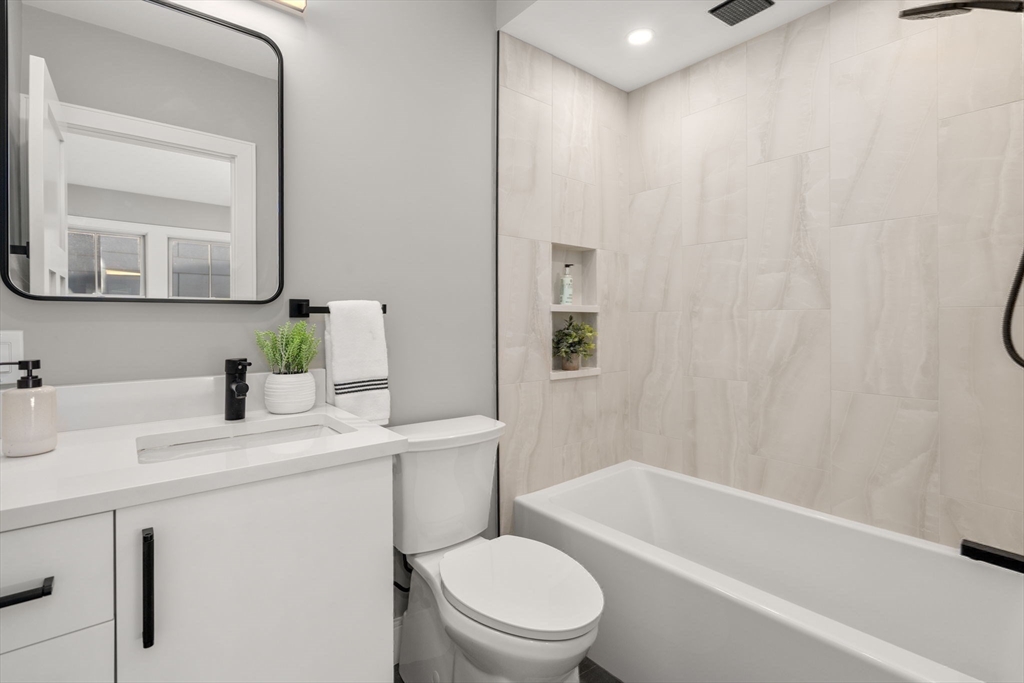 Brookline, Massachusetts, 02445, United States, 3 Bedrooms Bedrooms, ,4 BathroomsBathrooms,Residential,For Sale,1760278