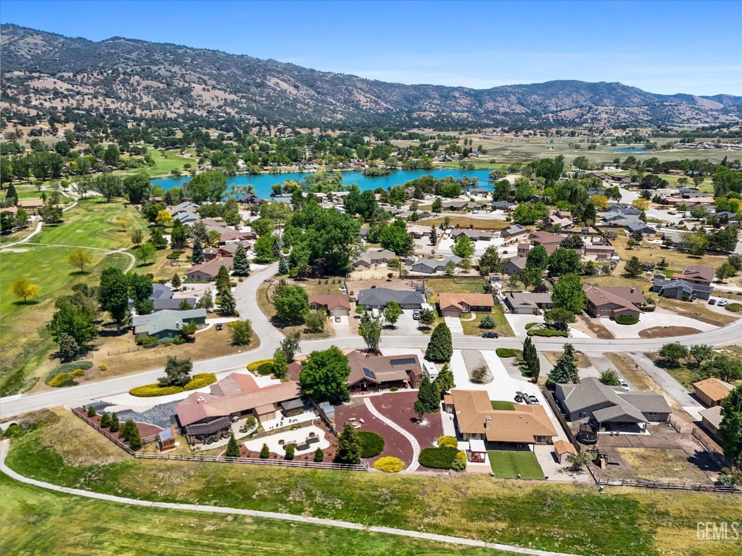 Tehachapi, California, 93561, United States, 3 Bedrooms Bedrooms, ,2 BathroomsBathrooms,Residential,For Sale,2049487