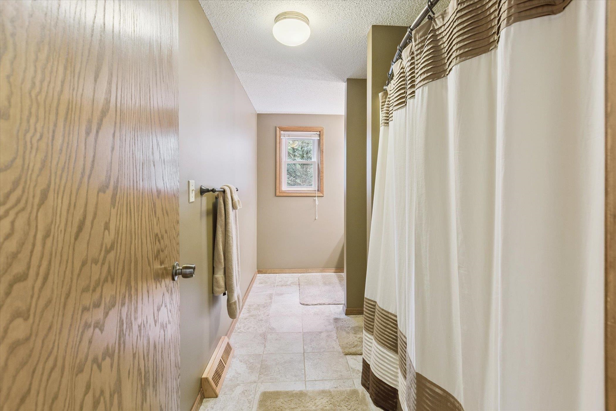 Midland, Michigan, 48640, United States, 3 Bedrooms Bedrooms, ,3 BathroomsBathrooms,Residential,For Sale,1975279