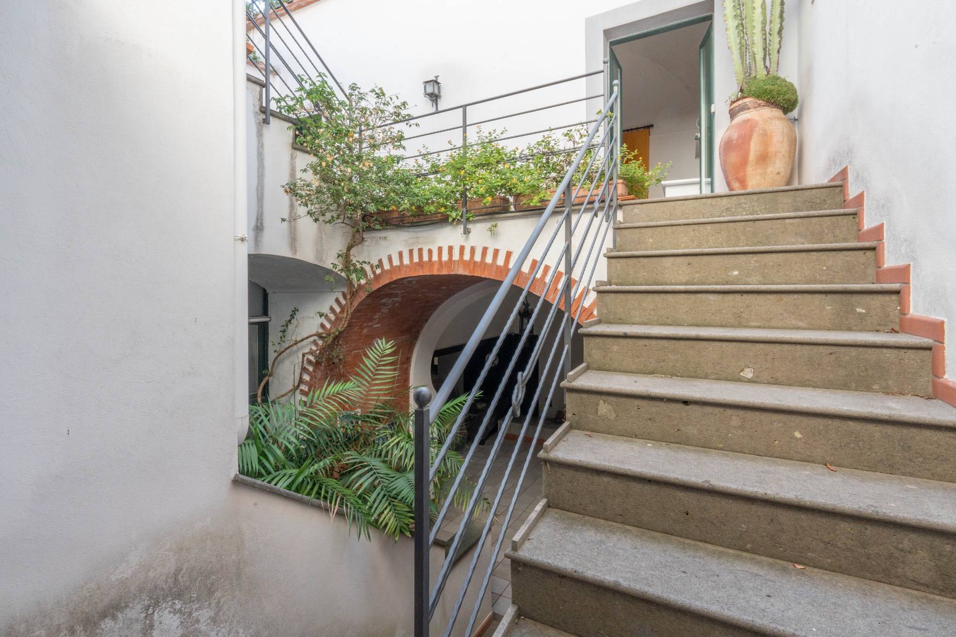 piazza seiano, Vico Equense, Napoli, 80069, IT, 4 Bedrooms Bedrooms, ,4 BathroomsBathrooms,Residential,For Sale,piazza seiano,1629621
