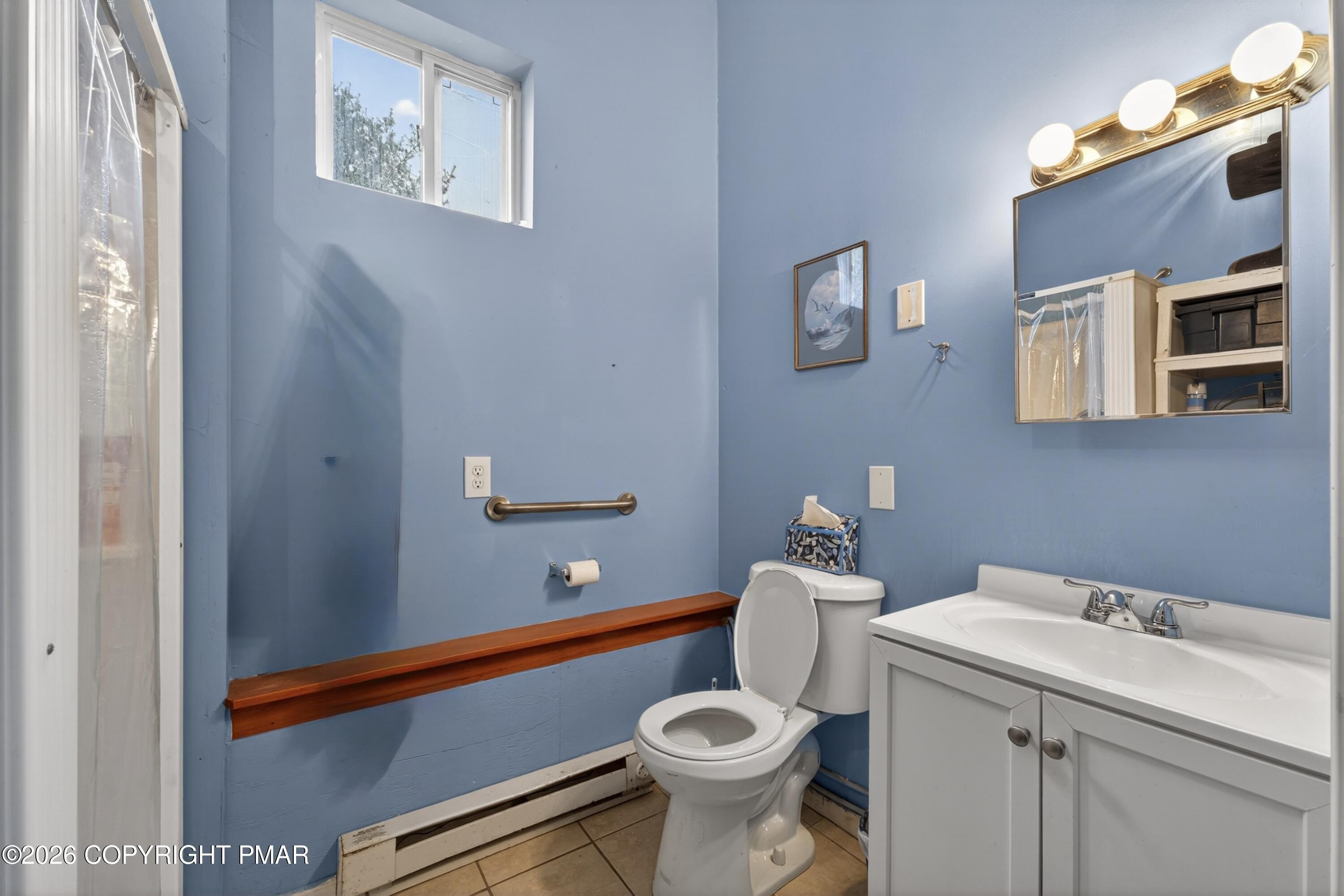 Blakeslee, Pennsylvania, 18610, United States, 6 Bedrooms Bedrooms, ,3 BathroomsBathrooms,Residential,For Sale,2042920