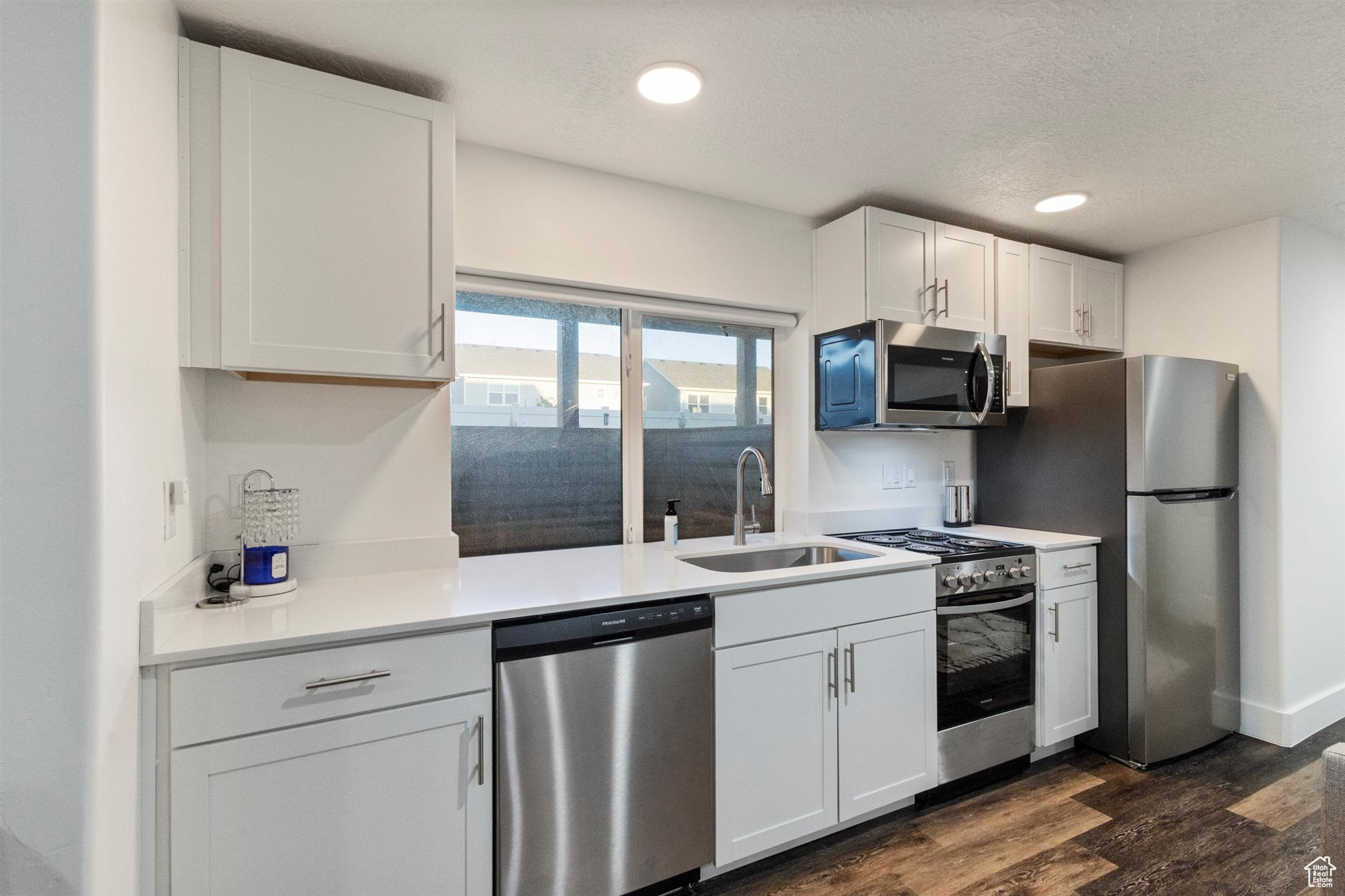 Bluffdale, Utah, 84065, United States, 4 Bedrooms Bedrooms, ,4 BathroomsBathrooms,Residential,For Sale,1910817