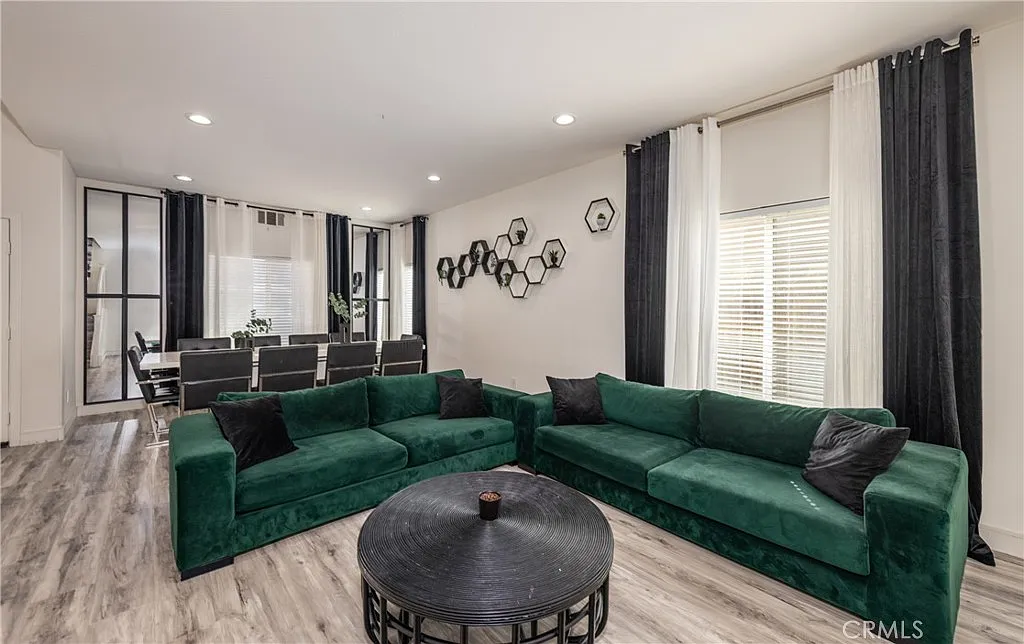 Victorville, California, 92395, United States, 5 Bedrooms Bedrooms, ,3 BathroomsBathrooms,Residential,For Sale,1976138