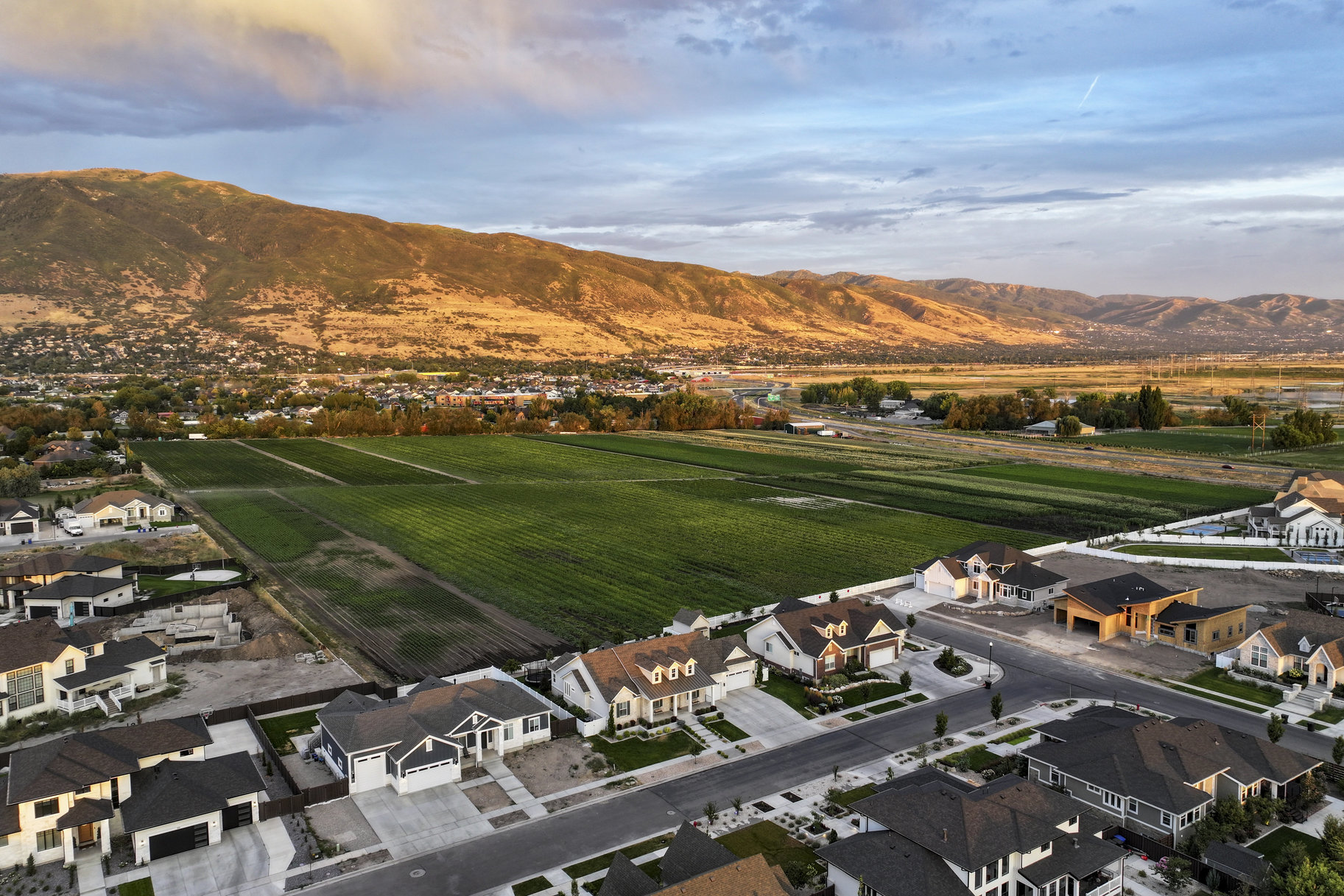  Modern Farmhouse Charm in Farmington - 物件實景