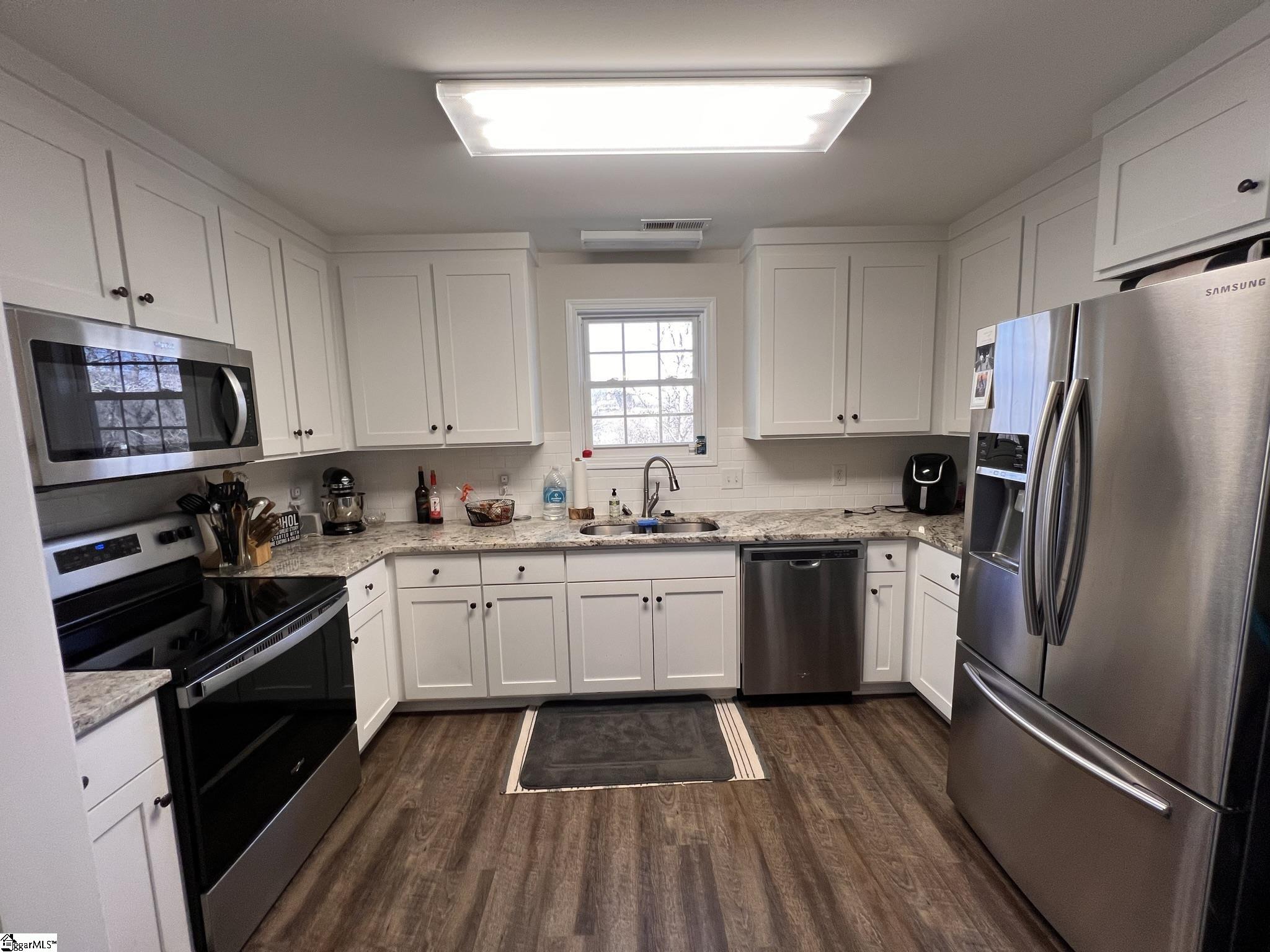 Pickens, South Carolina, 29671, United States, 4 Bedrooms Bedrooms, ,4 BathroomsBathrooms,Residential,For Sale,1975286