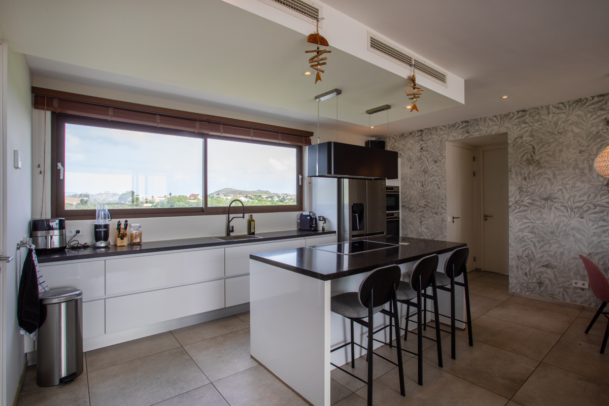 Jan Sofat, CW, 2 Bedrooms Bedrooms, ,2 BathroomsBathrooms,Residential,For Sale,1752587