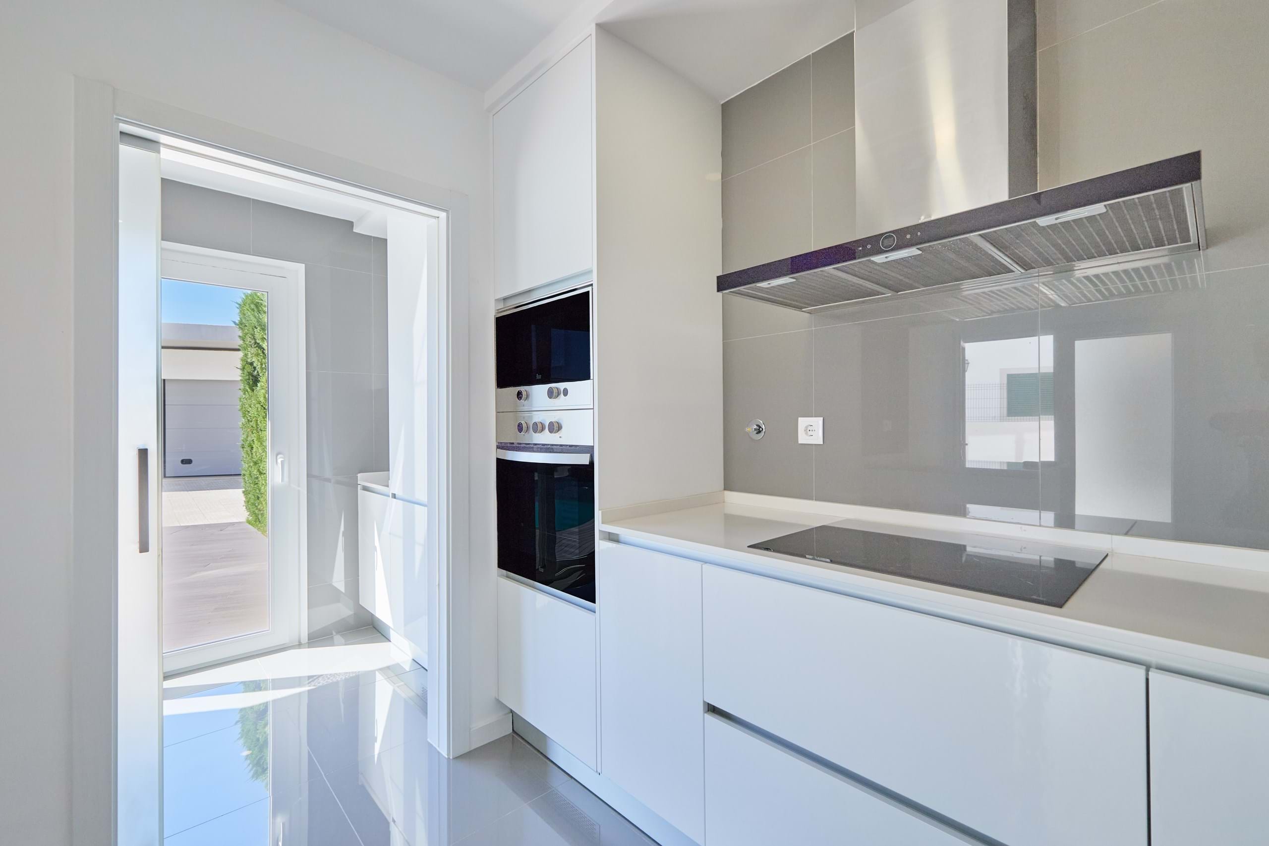 Setúbal, Setúbal, 2925-002, PT, 4 Bedrooms Bedrooms, ,3 BathroomsBathrooms,Residential,For Sale,1699842
