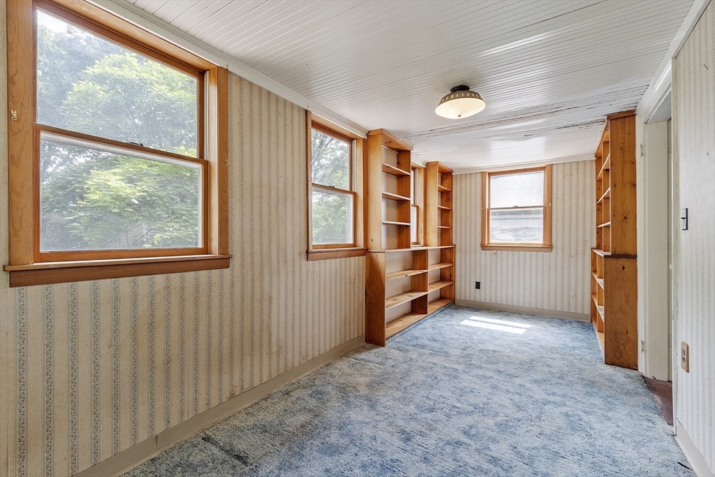 Fitchburg, Massachusetts, 01420, United States, 6 Bedrooms Bedrooms, ,3 BathroomsBathrooms,Residential,For Sale,1903843