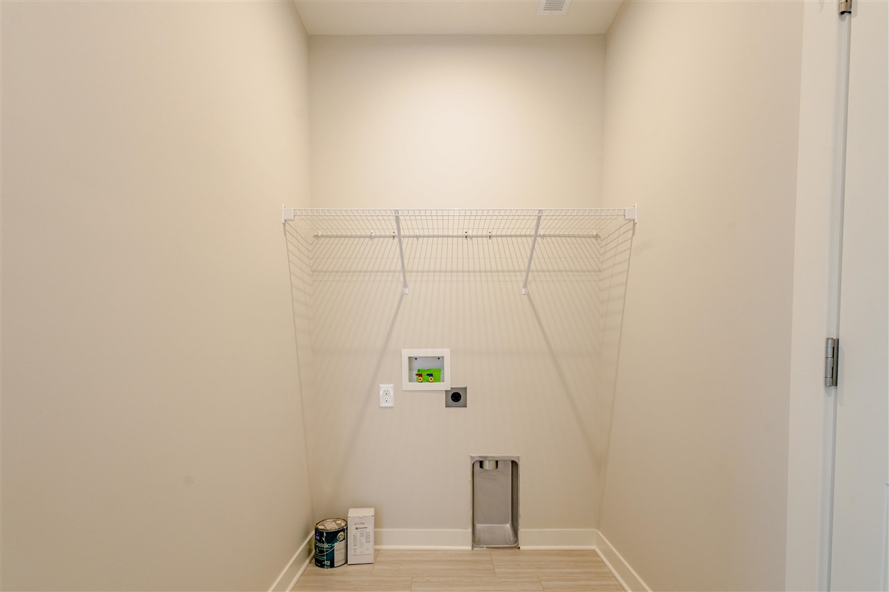 Bowling Green, Kentucky, 42104, United States, 4 Bedrooms Bedrooms, ,3 BathroomsBathrooms,Residential,For Sale,1913768