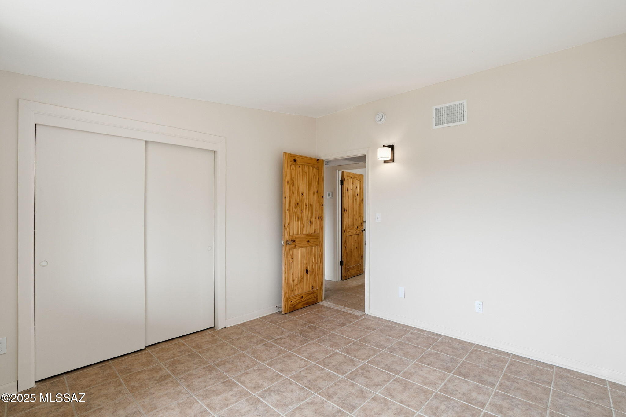 Tucson, Arizona, 85745, United States, 3 Bedrooms Bedrooms, ,3 BathroomsBathrooms,Residential,For Sale,1997512