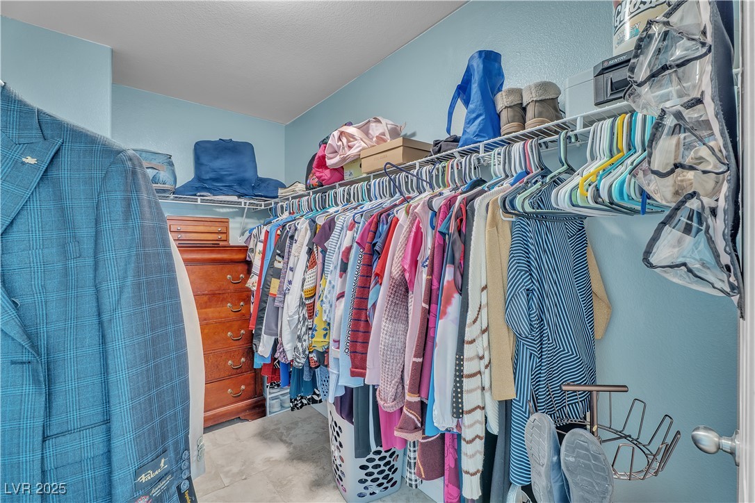 North Las Vegas, Nevada, 89081, United States, 4 Bedrooms Bedrooms, ,3 BathroomsBathrooms,Residential,For Sale,1996909