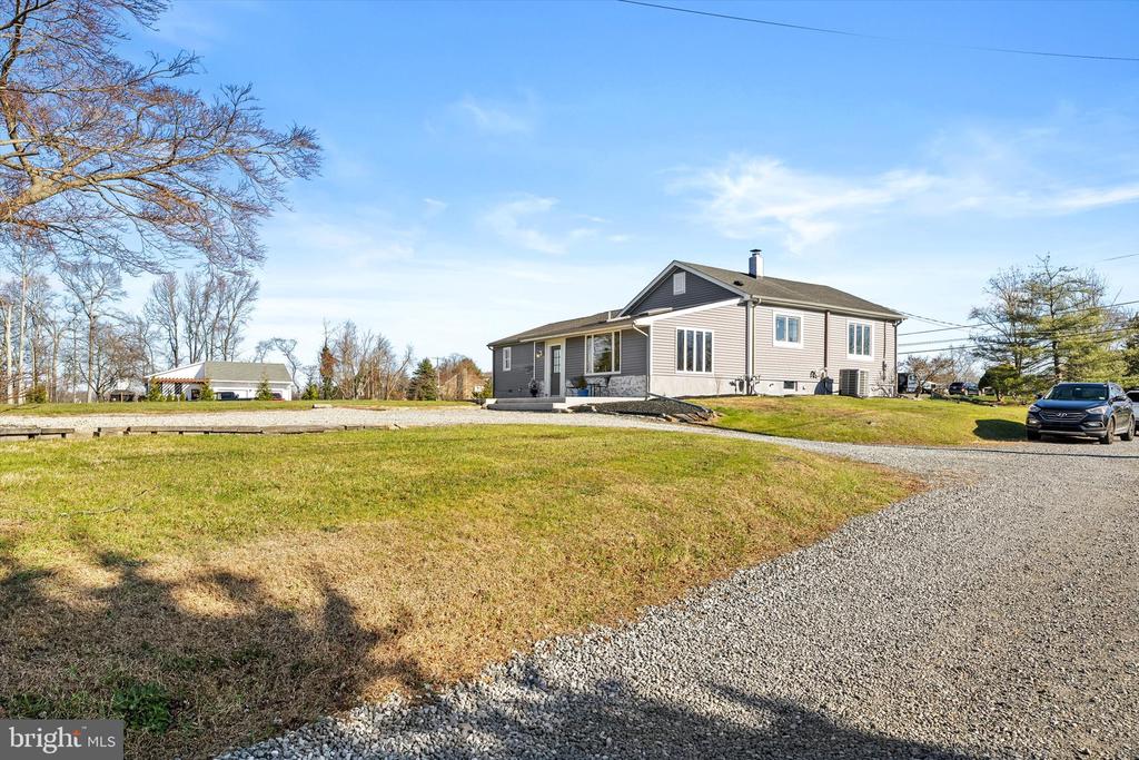 Allentown, New Jersey, 08501, United States, 4 Bedrooms Bedrooms, ,3 BathroomsBathrooms,Residential,For Sale,1998069