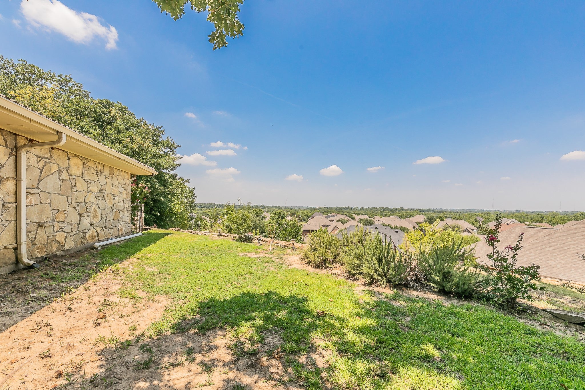 Arlington, Texas, 76012, United States, 3 Bedrooms Bedrooms, ,3 BathroomsBathrooms,Residential,For Sale,1976983