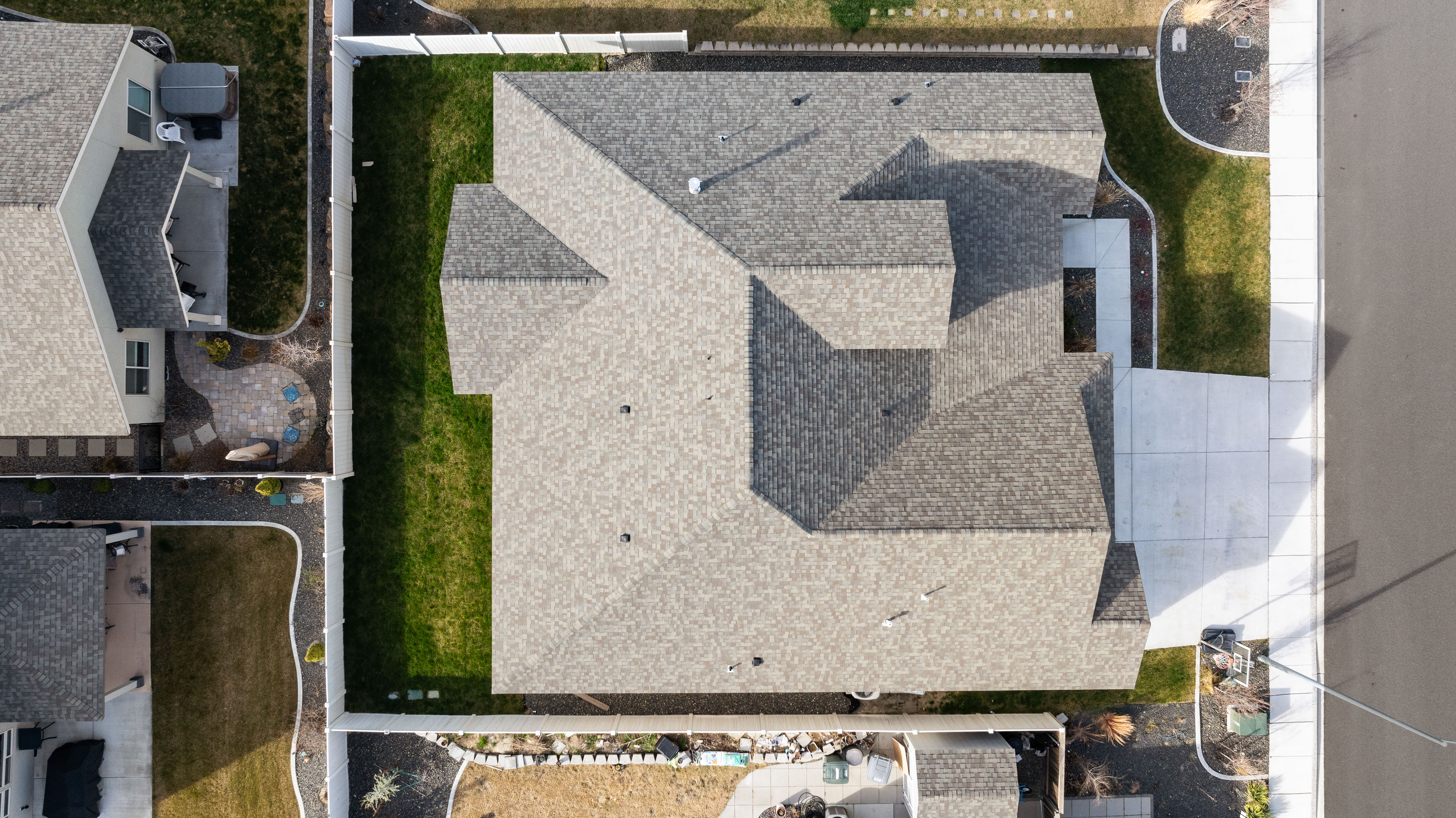  Coffered Ceilings, 2020 Build, One Level - 物件實景