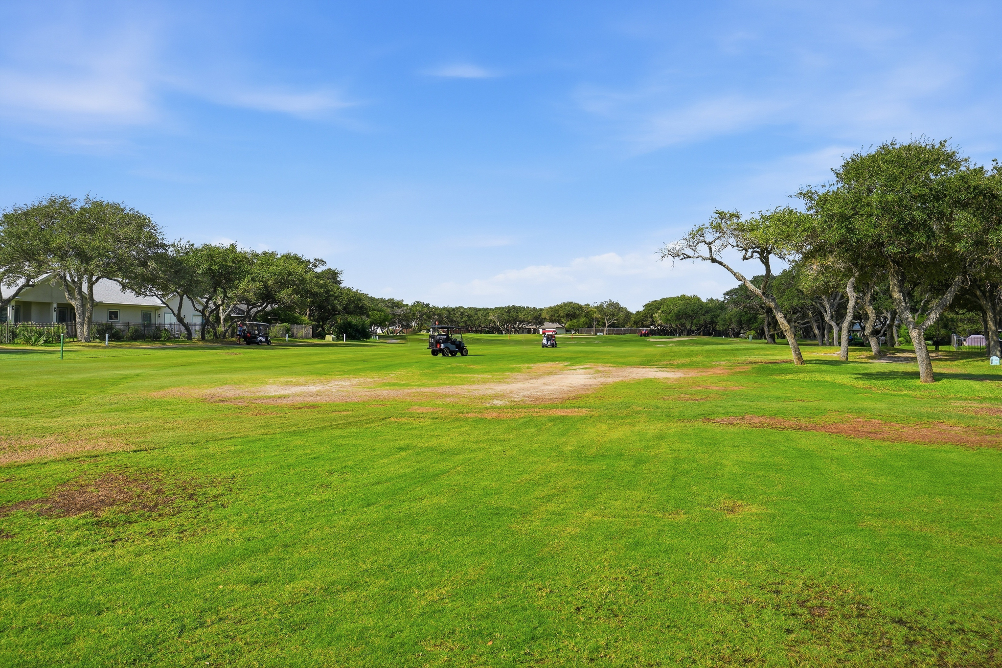  Golf Course Living with Resort-Style Pool - 物件實景