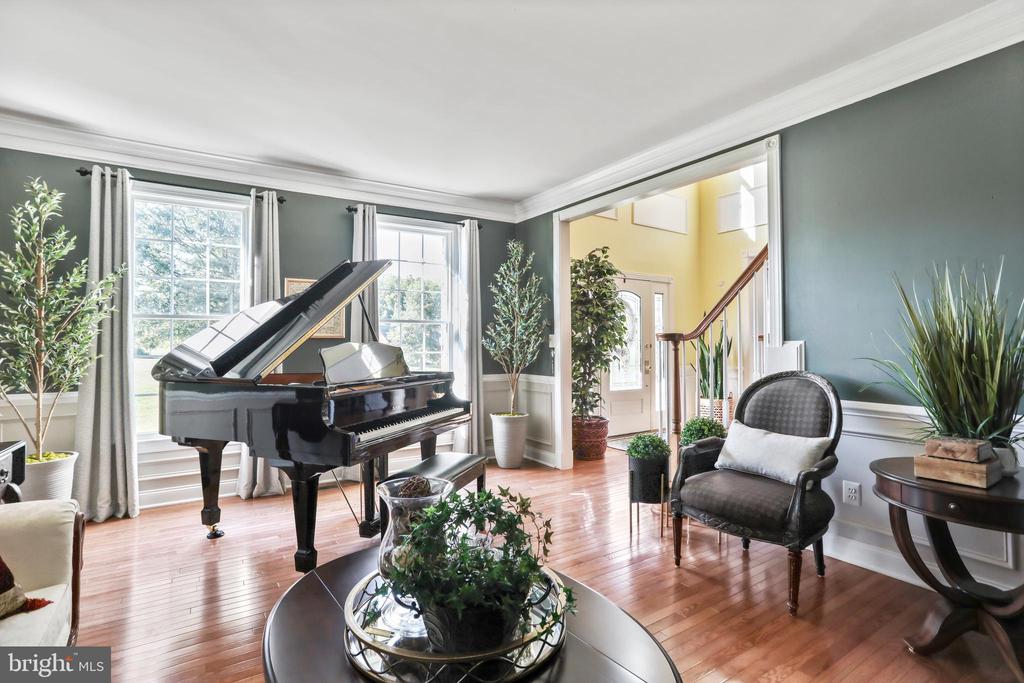 Waterford, Virginia, 20197, United States, 4 Bedrooms Bedrooms, ,5 BathroomsBathrooms,Residential,For Sale,1941290