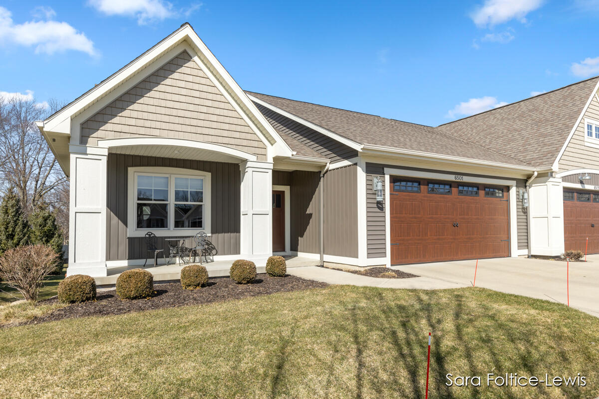Grandville, Michigan, 49418, United States, 4 Bedrooms Bedrooms, ,3 BathroomsBathrooms,Residential,For Sale,1937298