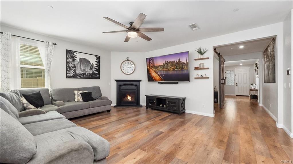 Downtown San Bernard, California, 92407, United States, 6 Bedrooms Bedrooms, ,4 BathroomsBathrooms,Residential,For Sale,1877938