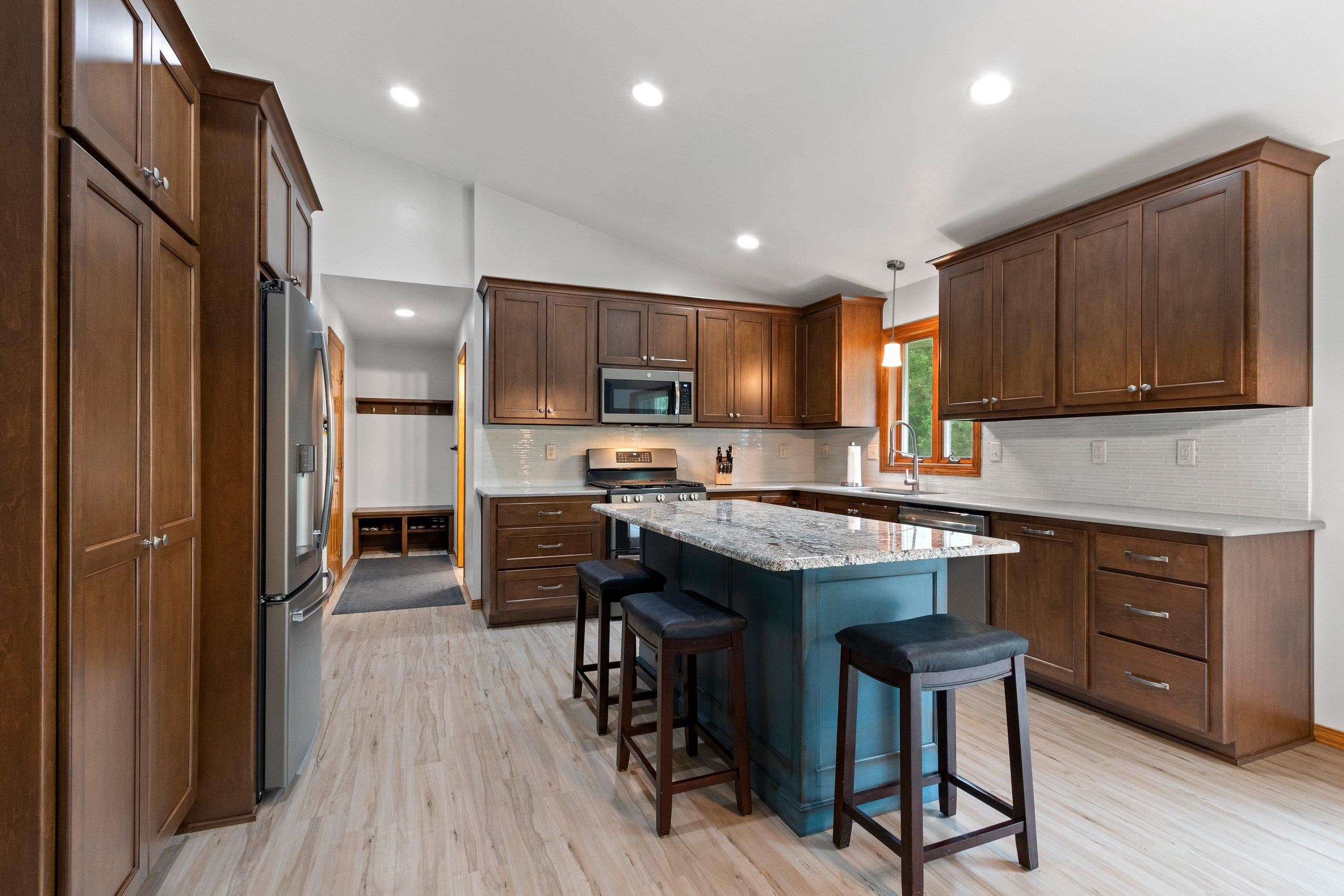 DE PERE, Wisconsin, 54115, United States, 3 Bedrooms Bedrooms, ,4 BathroomsBathrooms,Residential,For Sale,1912239
