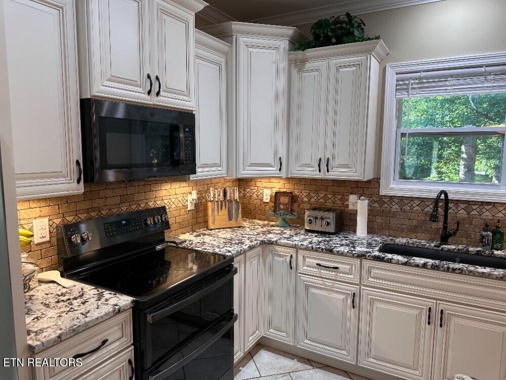 Maryville, Tennessee, 37804, United States, 5 Bedrooms Bedrooms, ,3 BathroomsBathrooms,Residential,For Sale,1927835