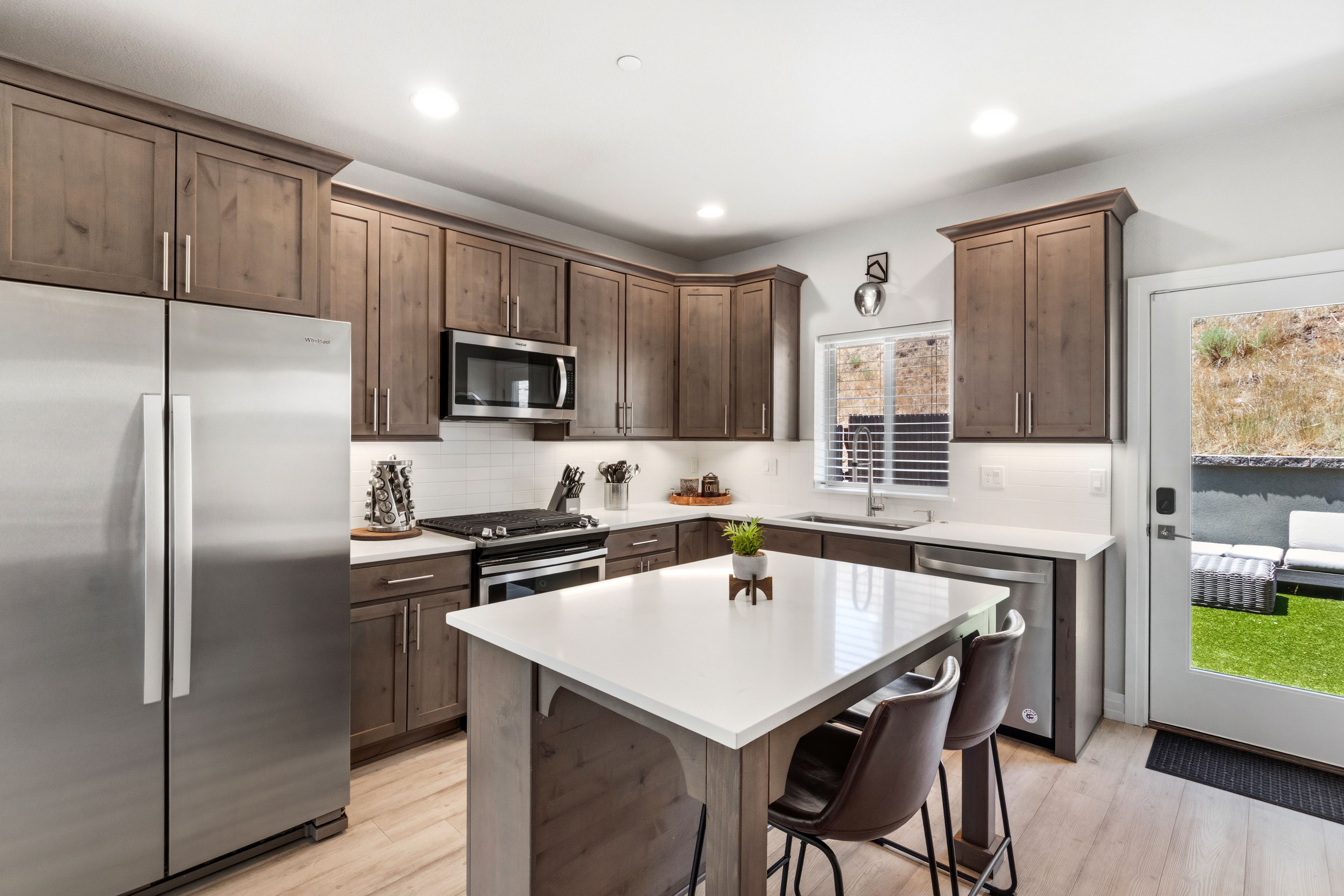  Furnished Modern Townhome - 物件實景