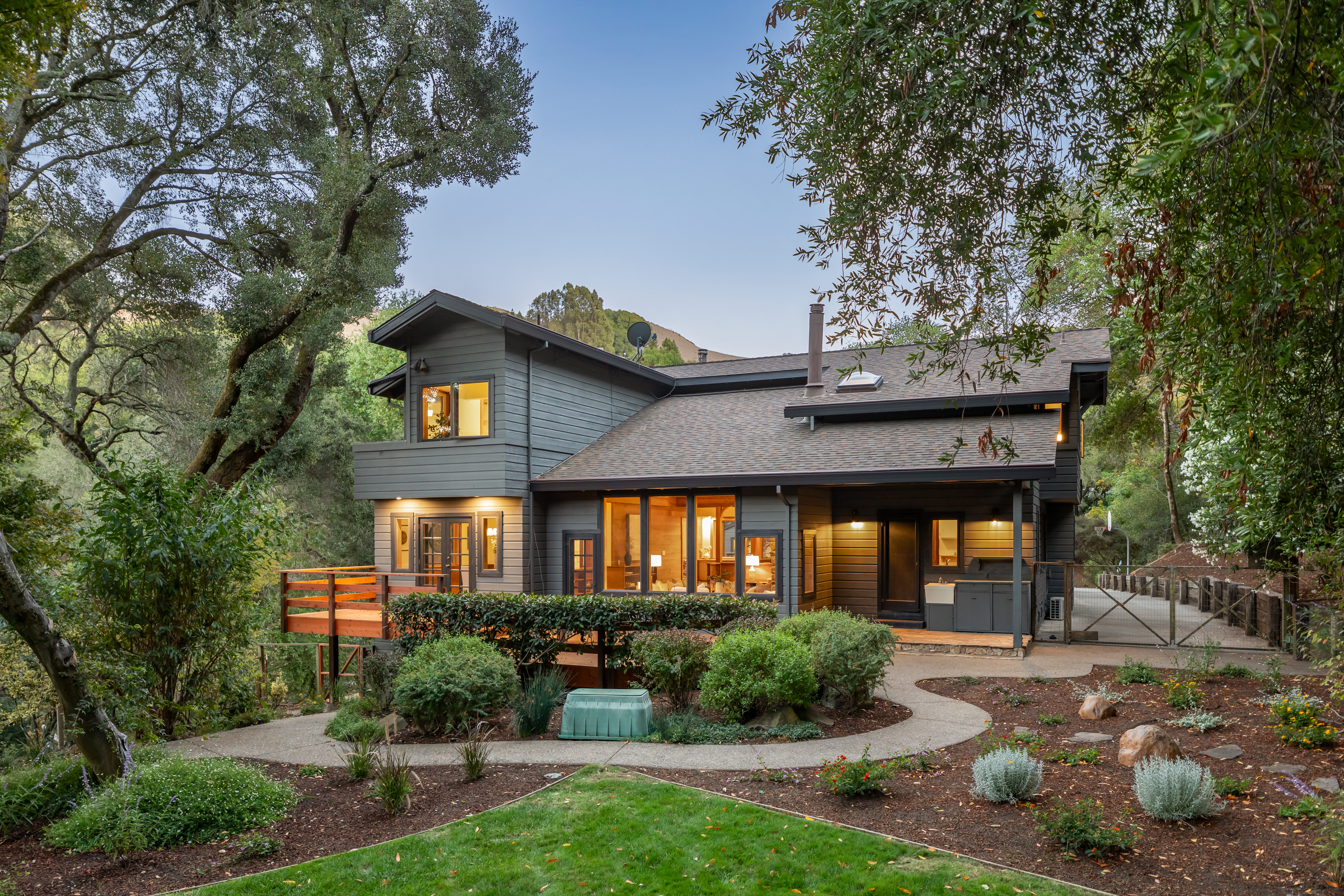  Private Retreat with Acreage - 物件實景