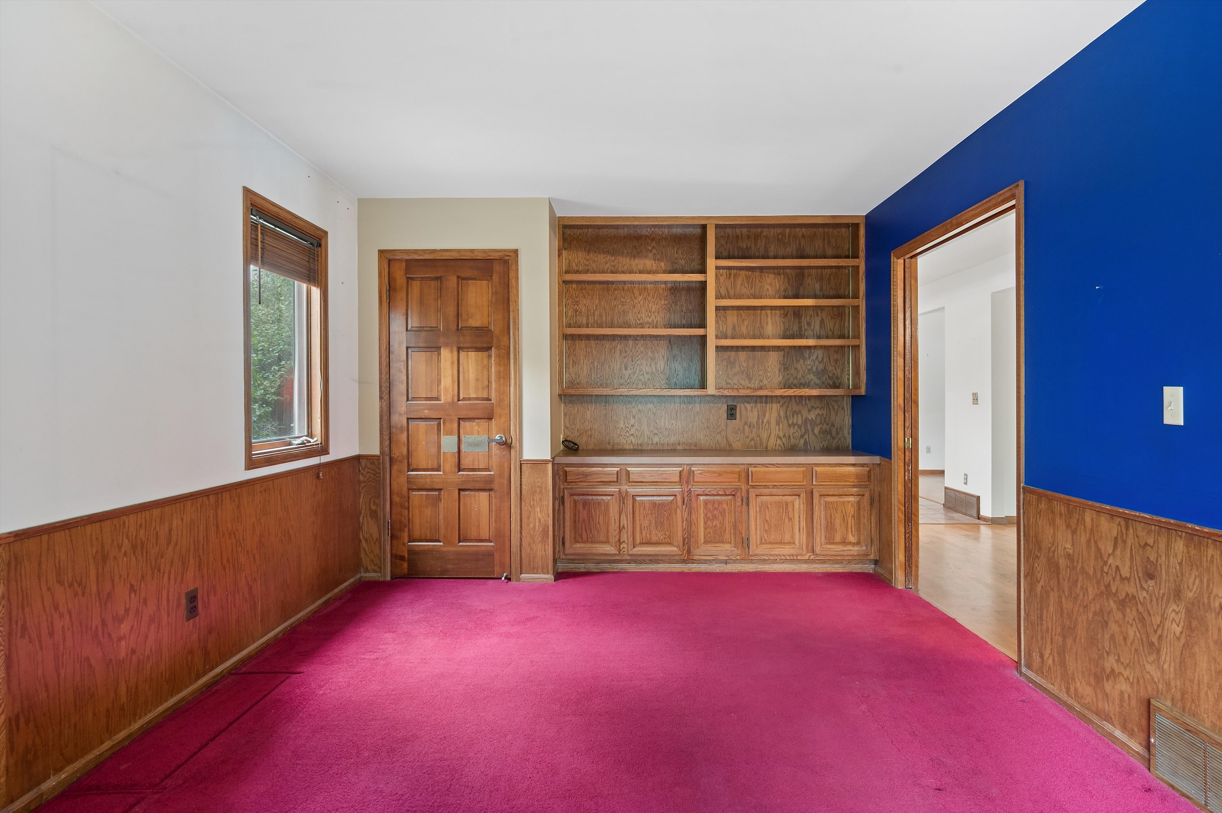  Architecturally distinctive home exudes a warm chalet and alpine feeling - 物件實景