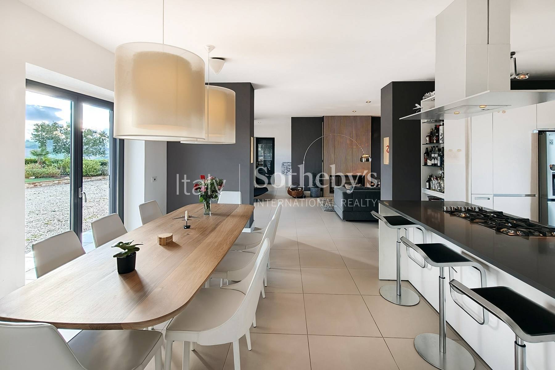  Charming restored farmhouse with contemporary interiors - 物件實景