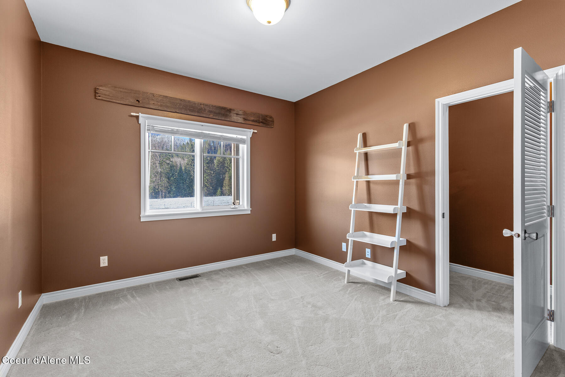 Wallace, Idaho, 83873, United States, 3 Bedrooms Bedrooms, ,3 BathroomsBathrooms,Residential,For Sale,2040255