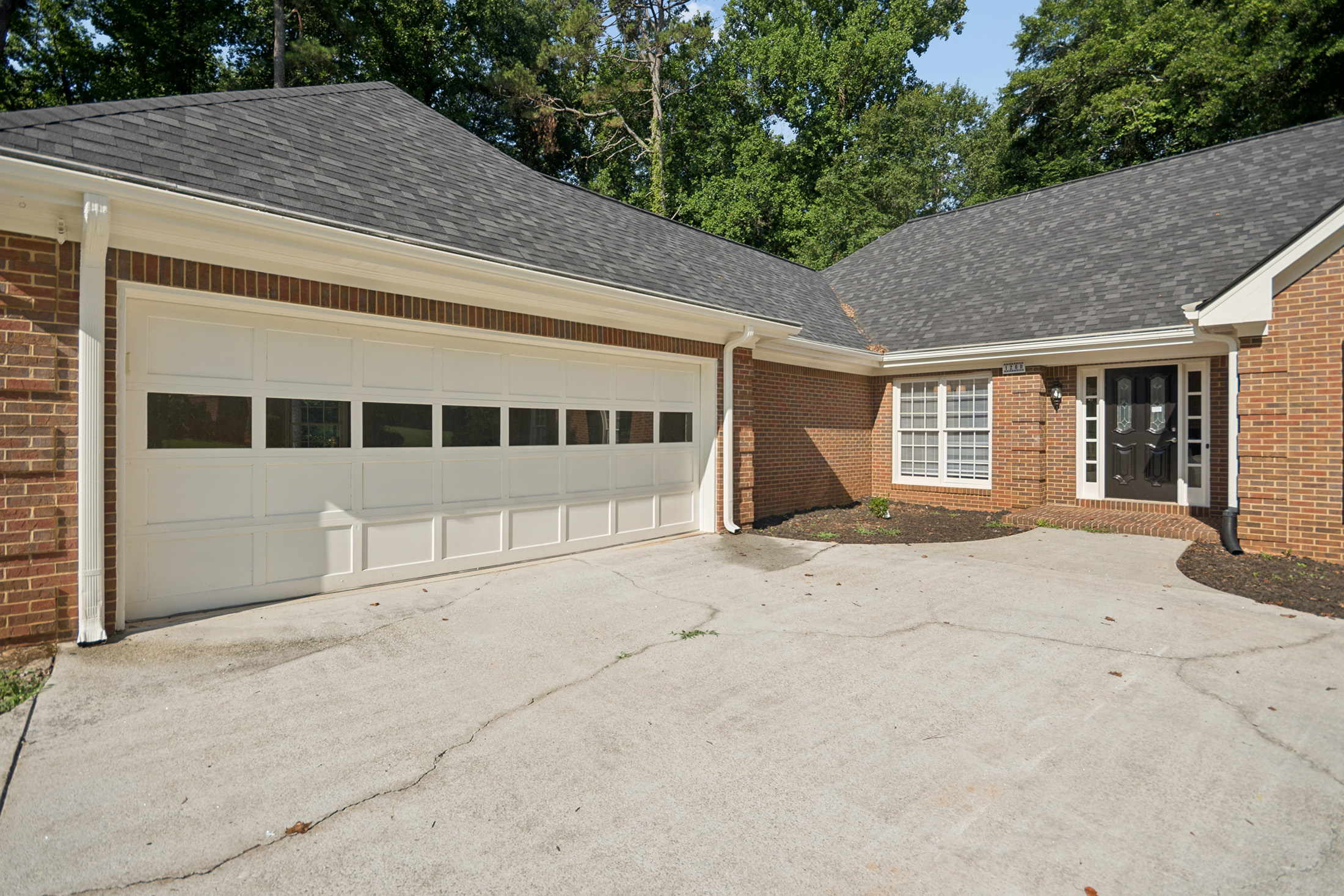 Beautifully Refreshed Ranch Nestled on an Expansive Cul-de-sac Lot - 物件實景