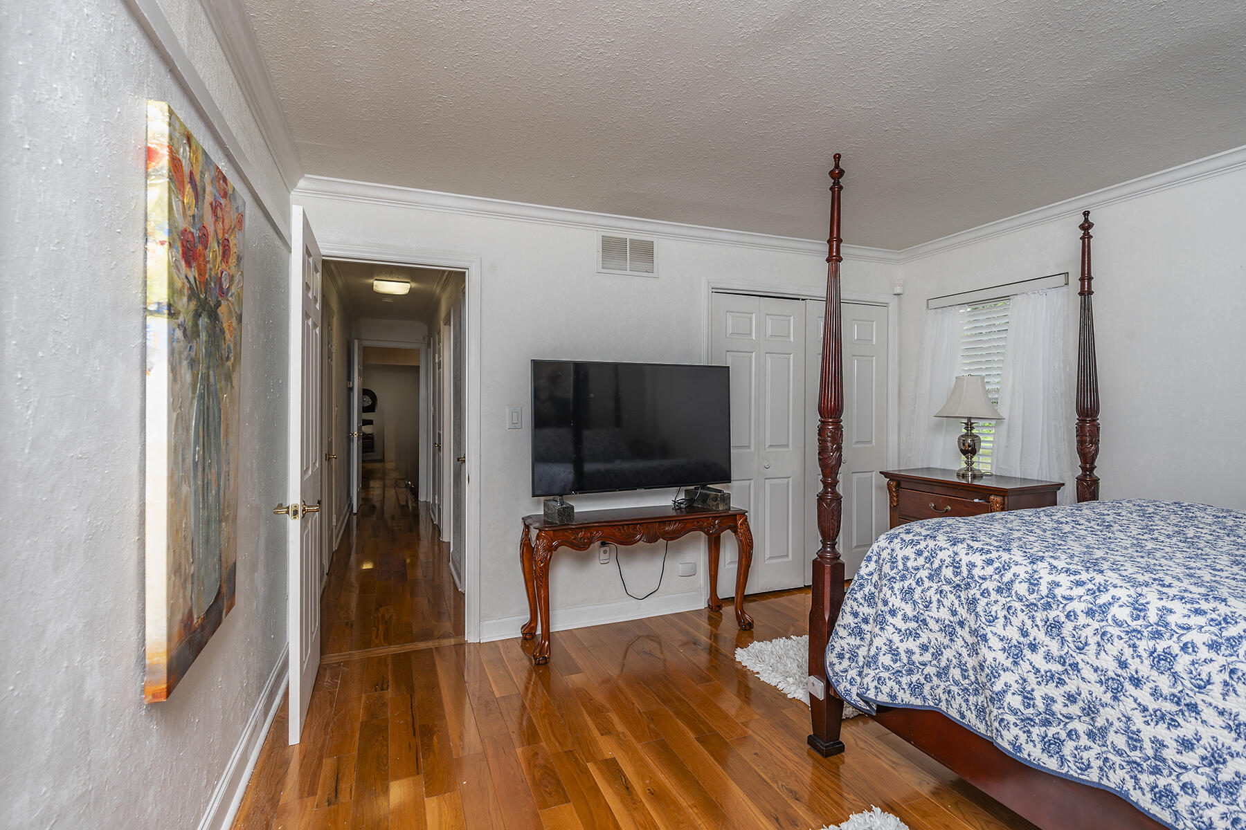 Jeffersonville, Kentucky, 40337, United States, 5 Bedrooms Bedrooms, ,4 BathroomsBathrooms,Residential,For Sale,1989610