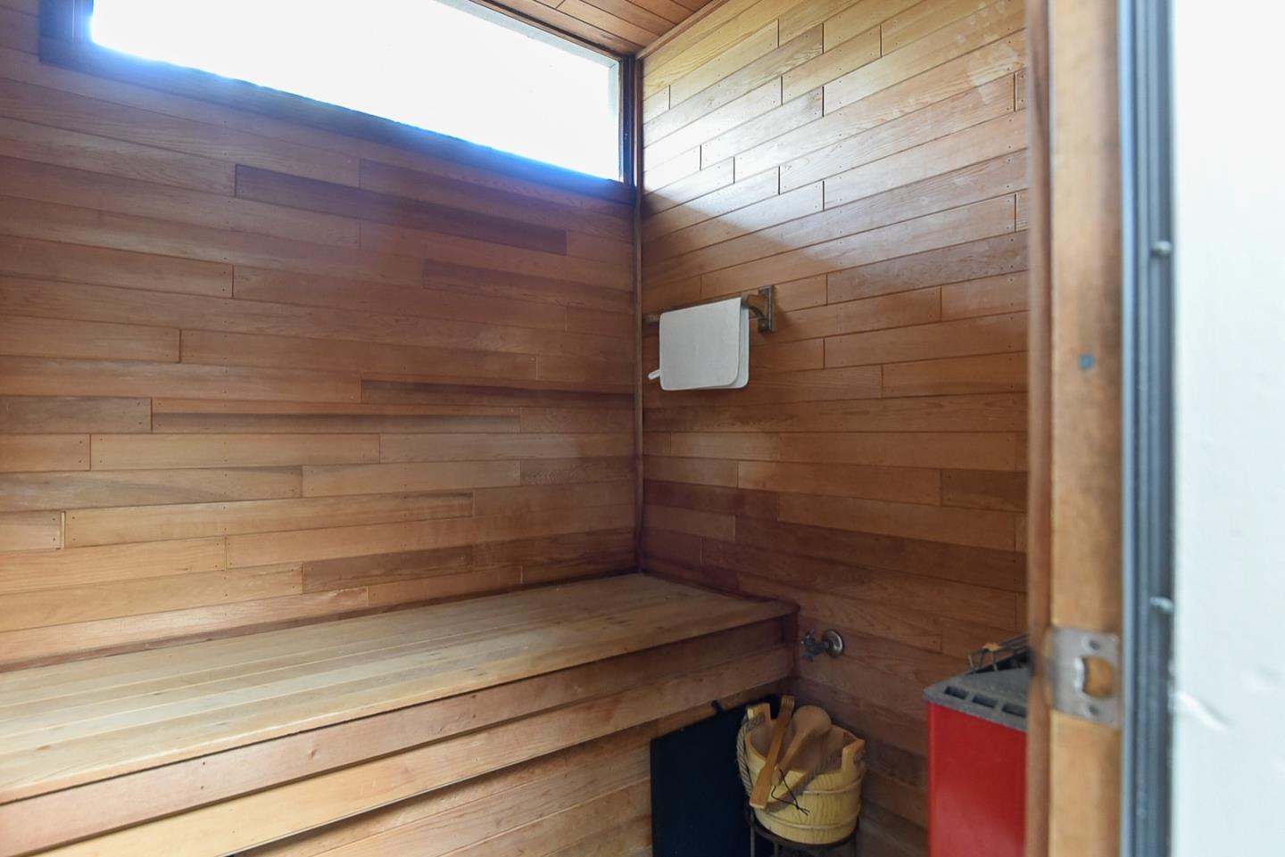 Hollister, California, 95023, United States, 3 Bedrooms Bedrooms, ,2 BathroomsBathrooms,Residential,For Sale,1983755