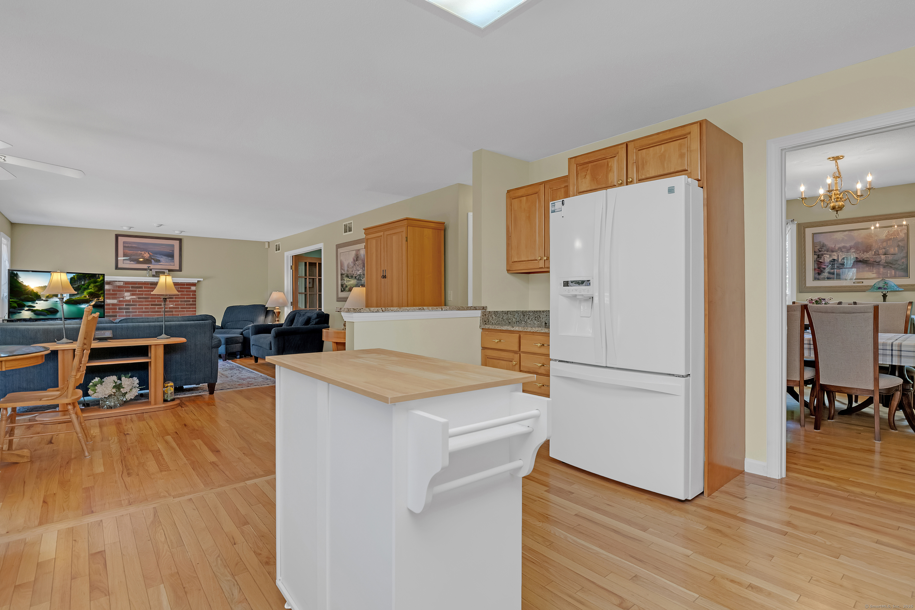 South Windsor, Connecticut, 06074, United States, 3 Bedrooms Bedrooms, ,4 BathroomsBathrooms,Residential,For Sale,1912297