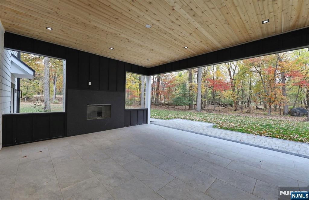 Haworth, New Jersey, 07641, United States, 6 Bedrooms Bedrooms, ,7 BathroomsBathrooms,Residential,For Sale,1989640