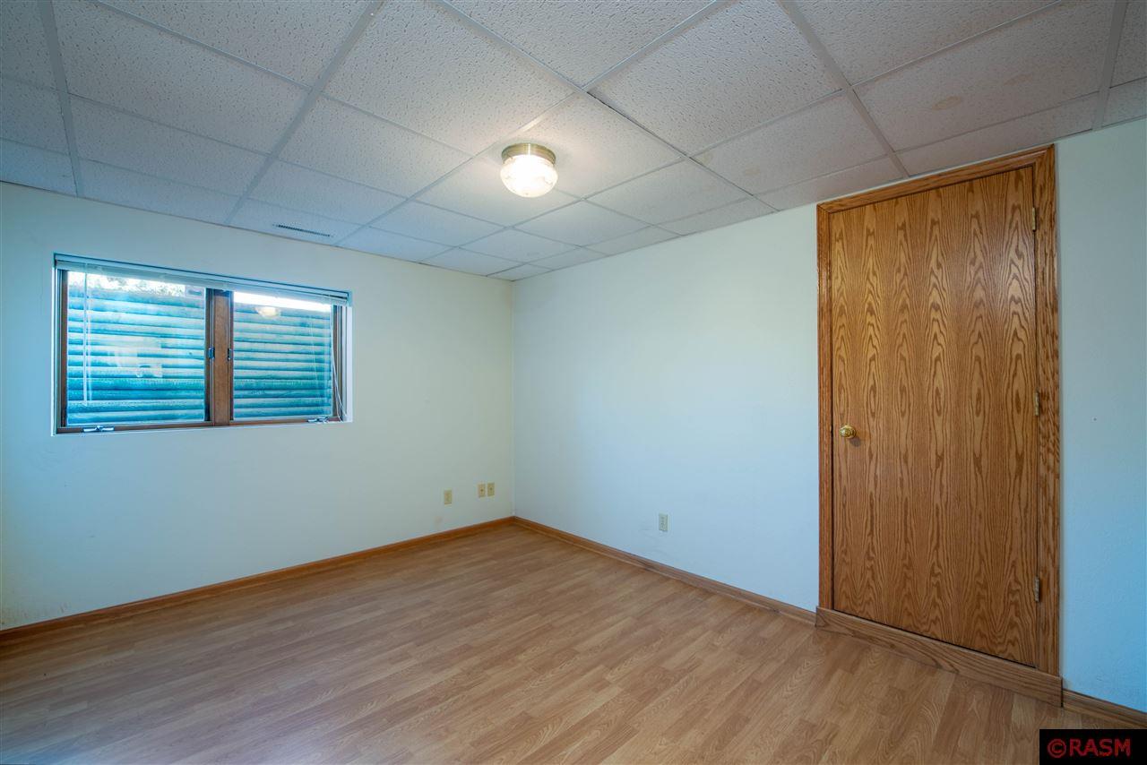 Lake Crystal, Minnesota, 56055, United States, 4 Bedrooms Bedrooms, ,3 BathroomsBathrooms,Residential,For Sale,1798331