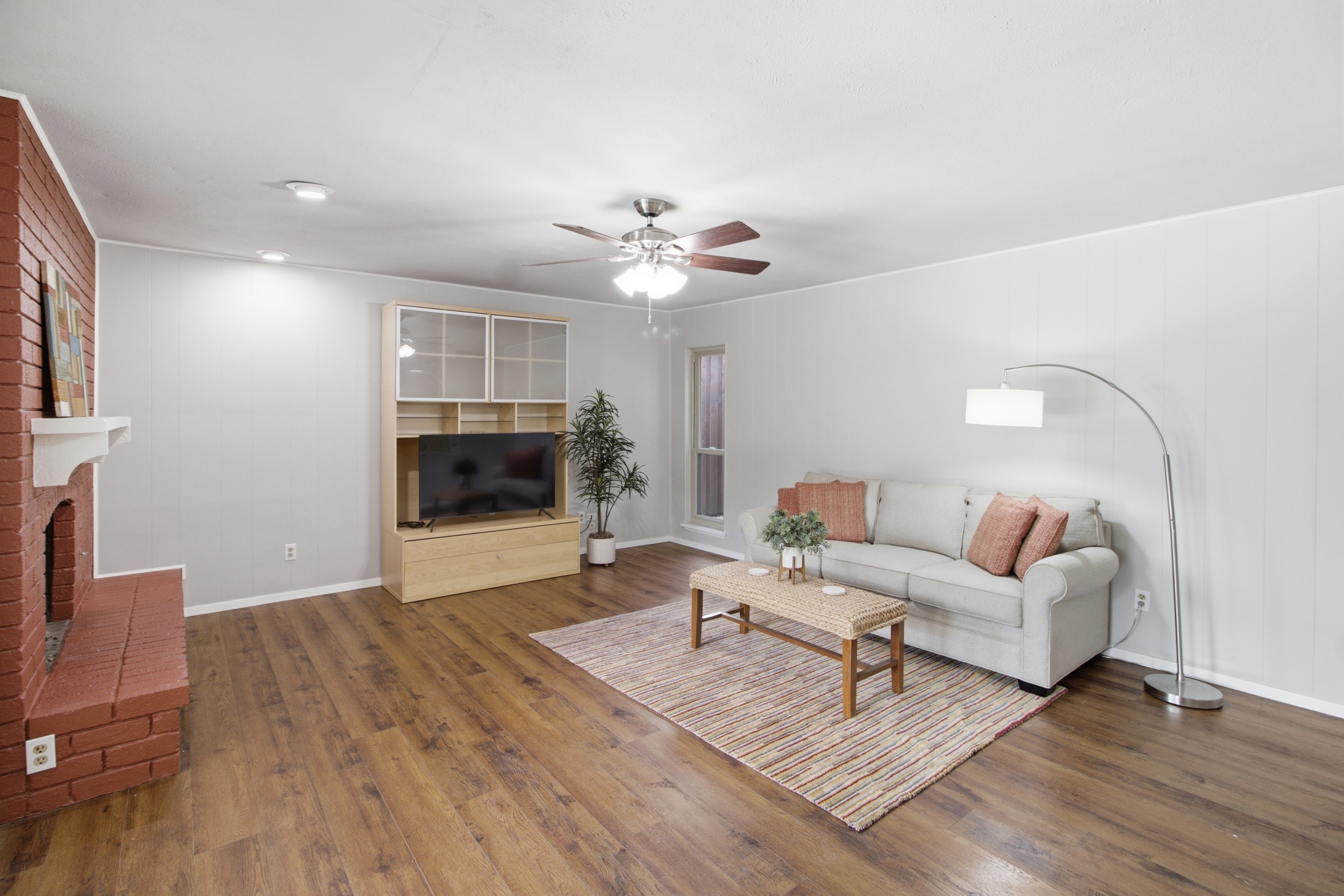  4913 Roberts Drive - 物件實景
