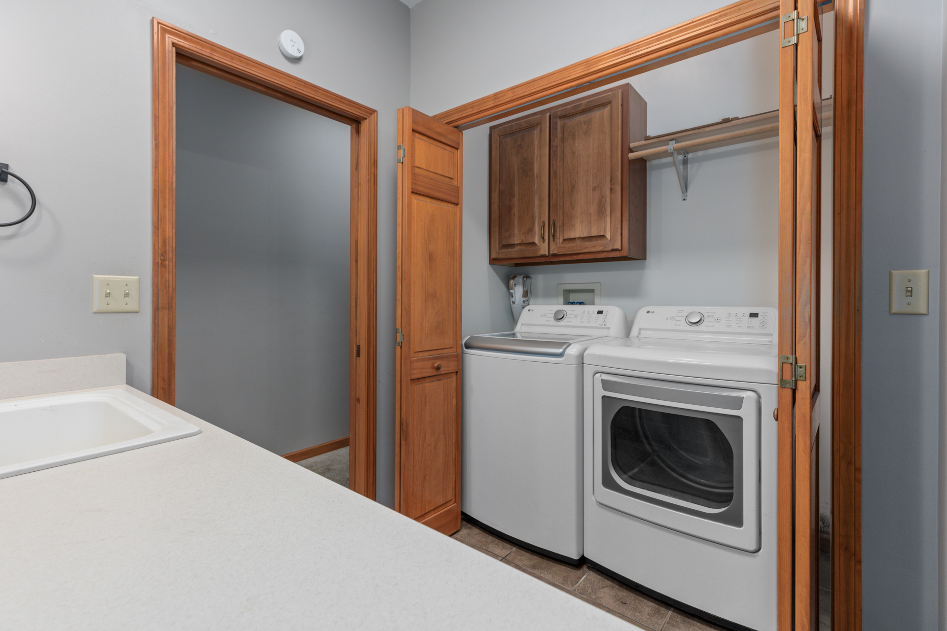 Litchfield, Illinois, 62056, United States, 5 Bedrooms Bedrooms, ,4 BathroomsBathrooms,Residential,For Sale,1986083