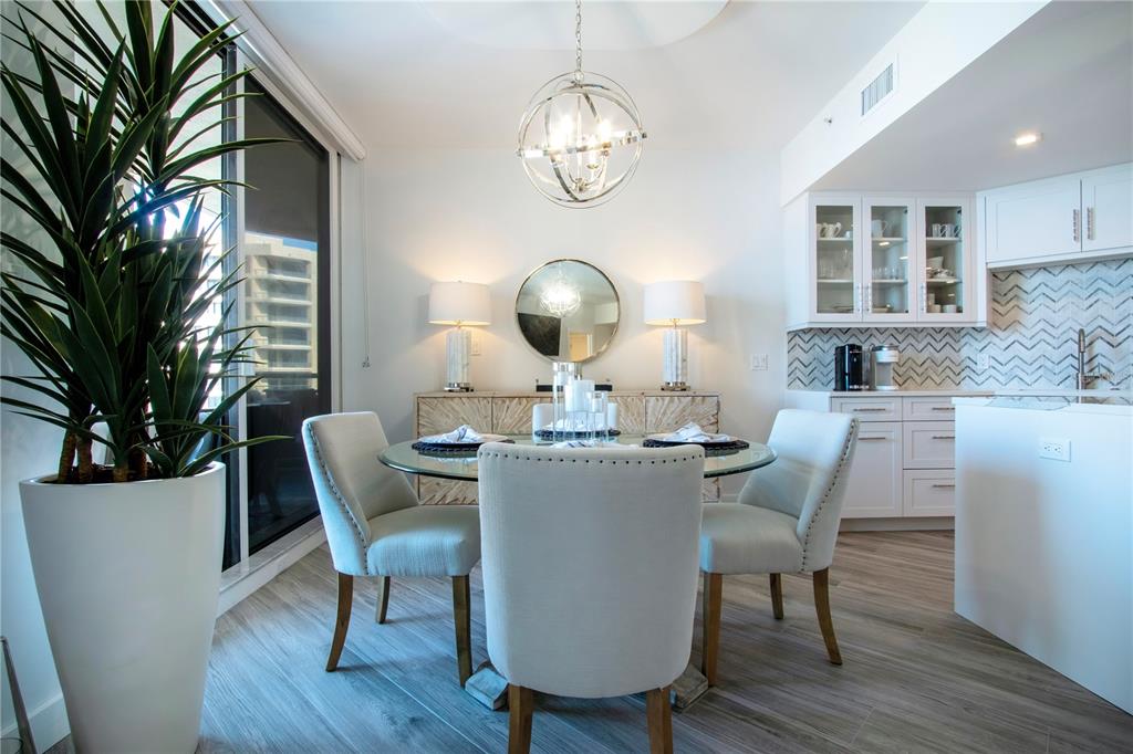 Longboat Key, Florida, 34228, United States, 2 Bedrooms Bedrooms, ,2 BathroomsBathrooms,Residential,For Sale,1993516