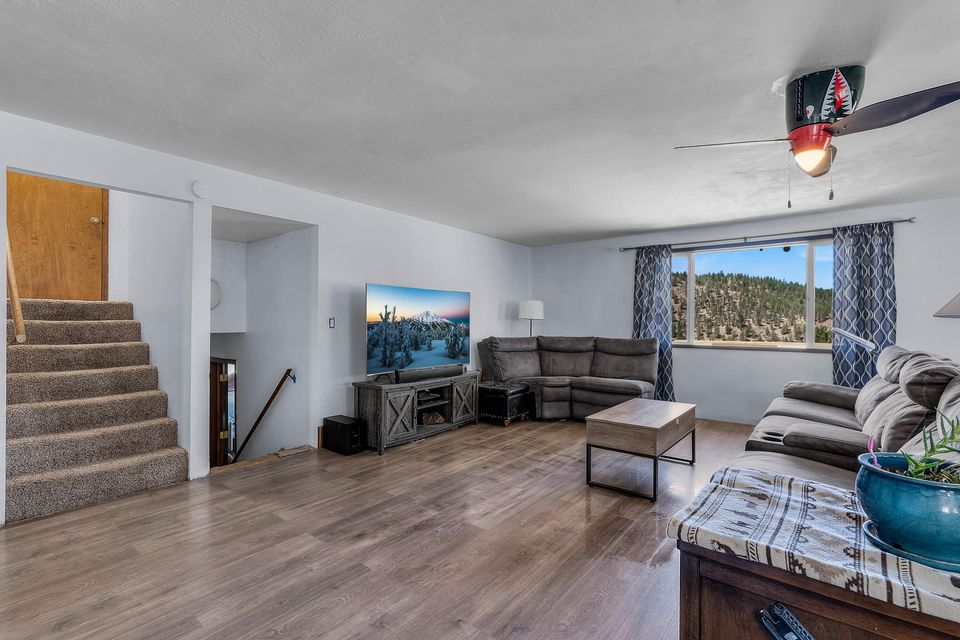 Prineville, Oregon, 97754, United States, 3 Bedrooms Bedrooms, ,3 BathroomsBathrooms,Residential,For Sale,1850319