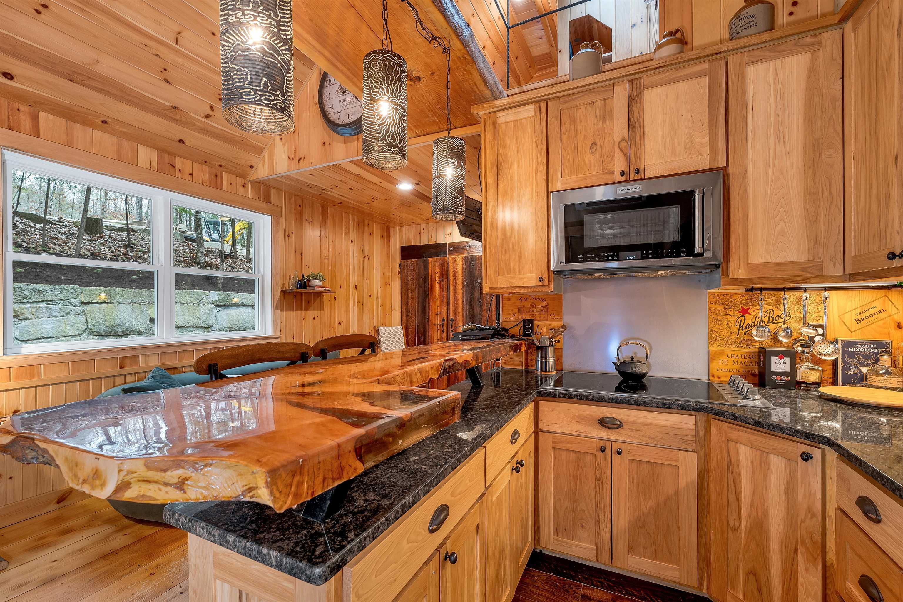 Meredith, New Hampshire, 03253, United States, 4 Bedrooms Bedrooms, ,2 BathroomsBathrooms,Residential,For Sale,1998295